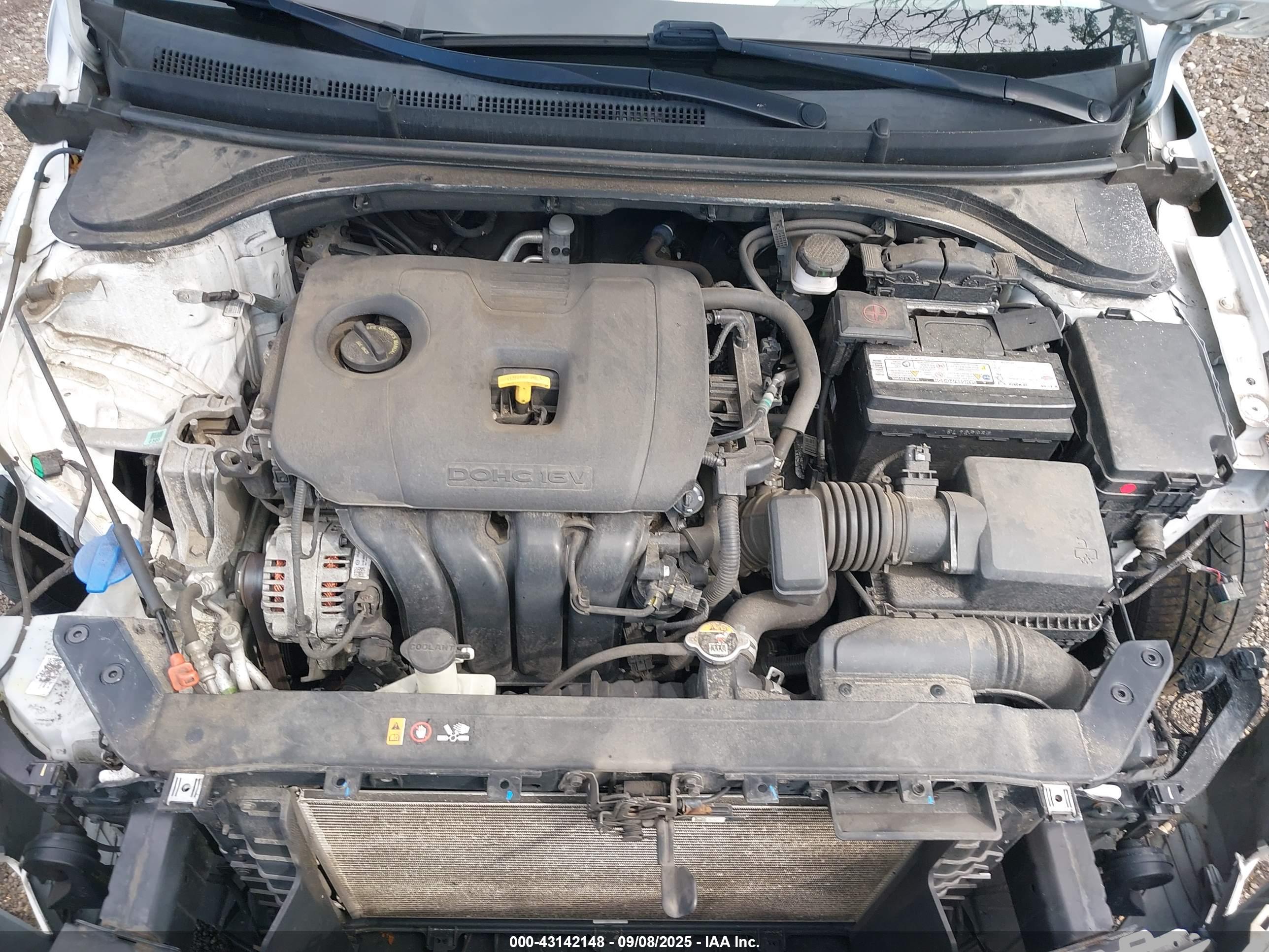 HYUNDAI ELANTRA image 10