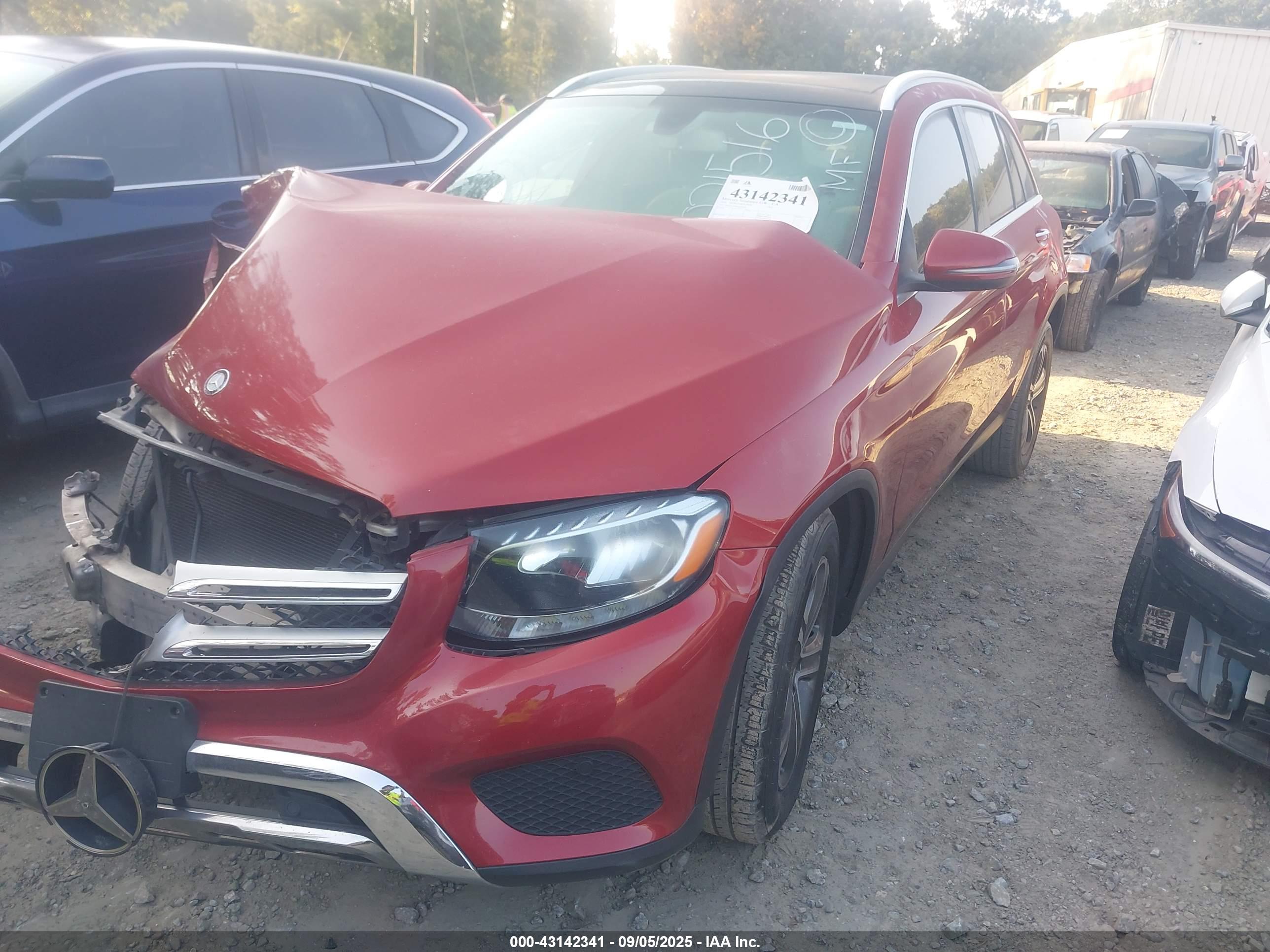 MERCEDES-BENZ GLC image 2
