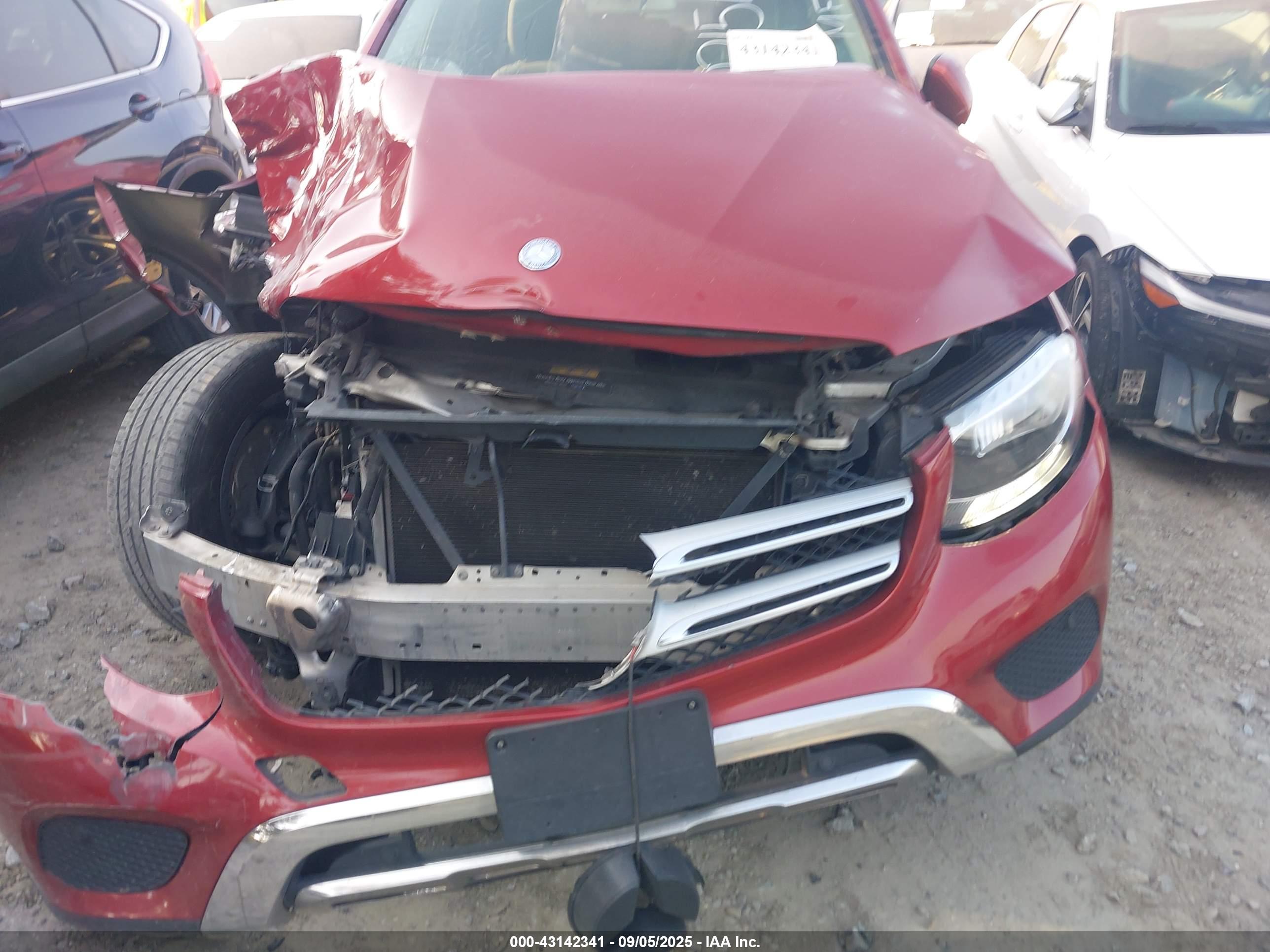 MERCEDES-BENZ GLC image 6