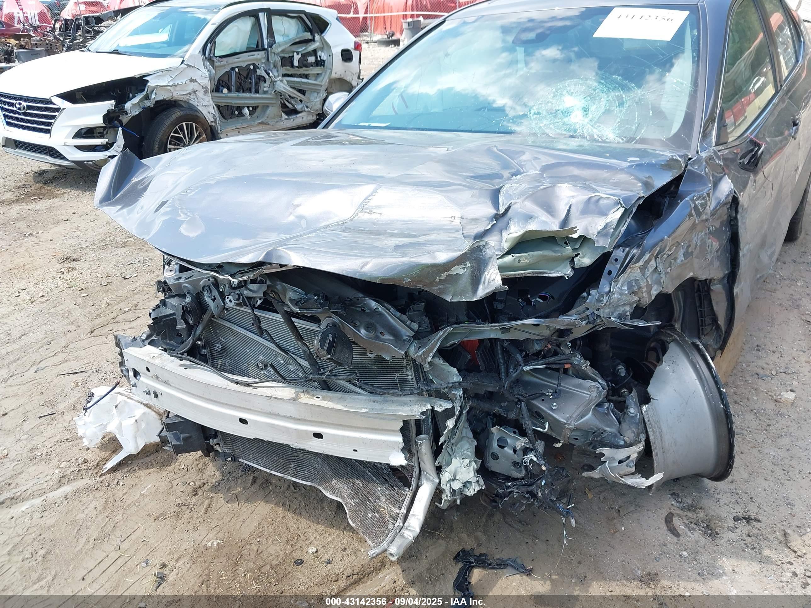 TOYOTA CAMRY image 6