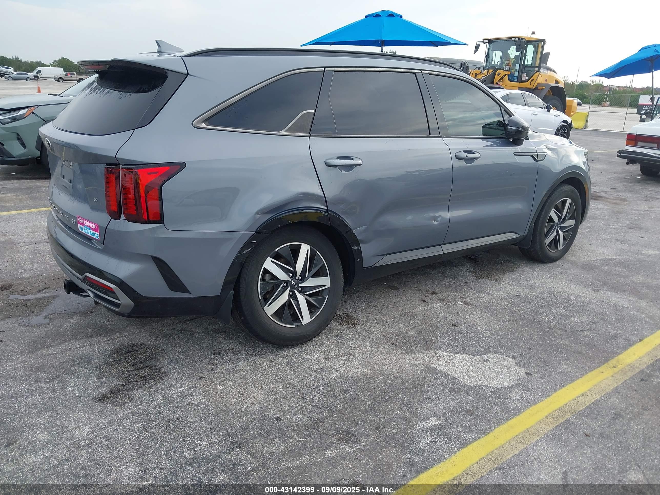 KIA SORENTO image 4