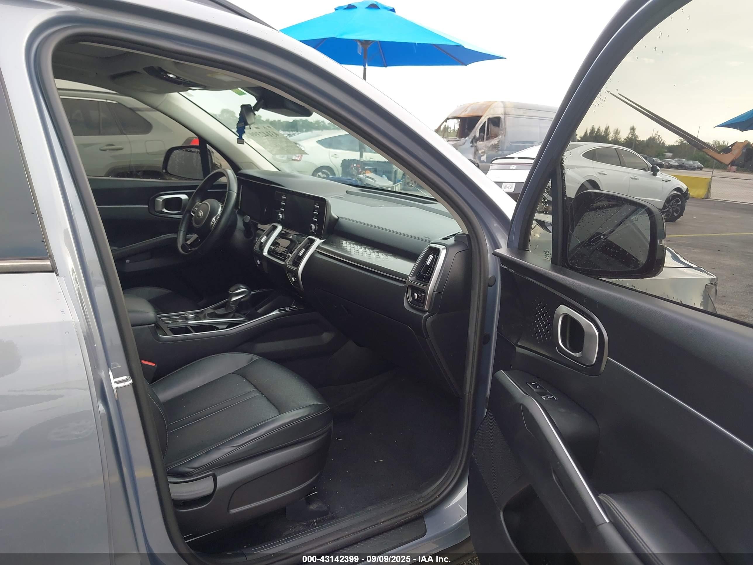 KIA SORENTO image 5