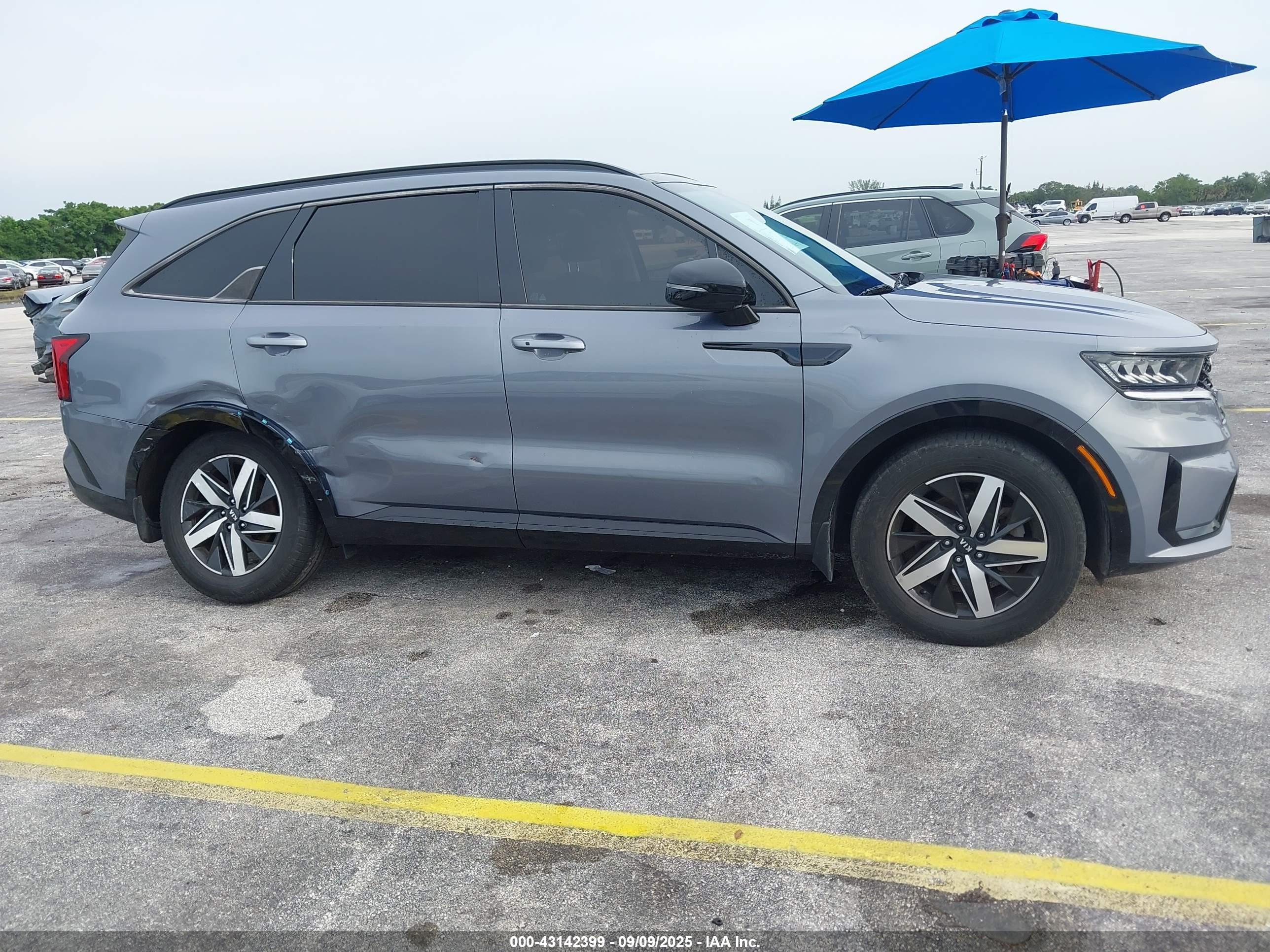 KIA SORENTO image 6