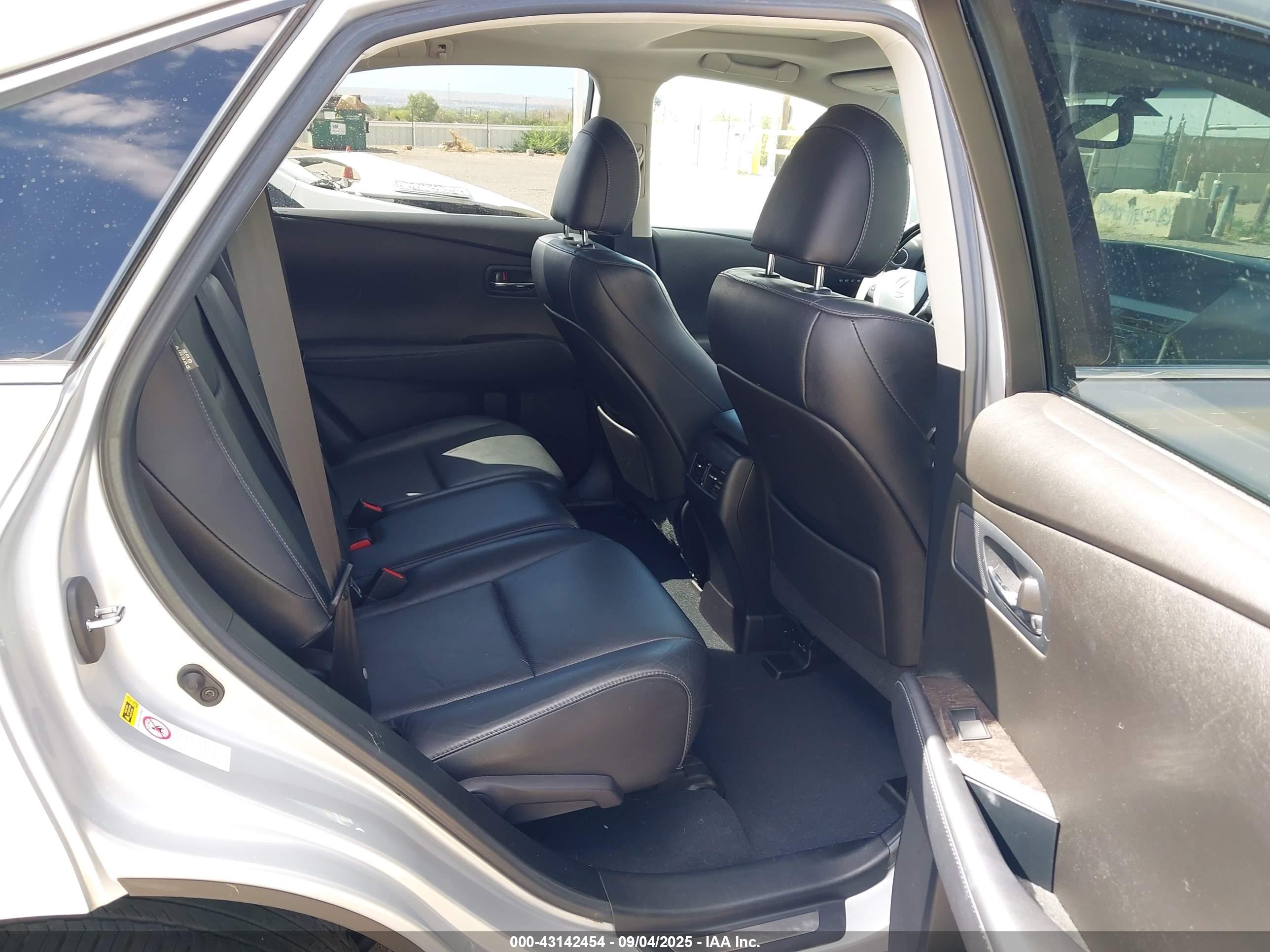 LEXUS RX image 8