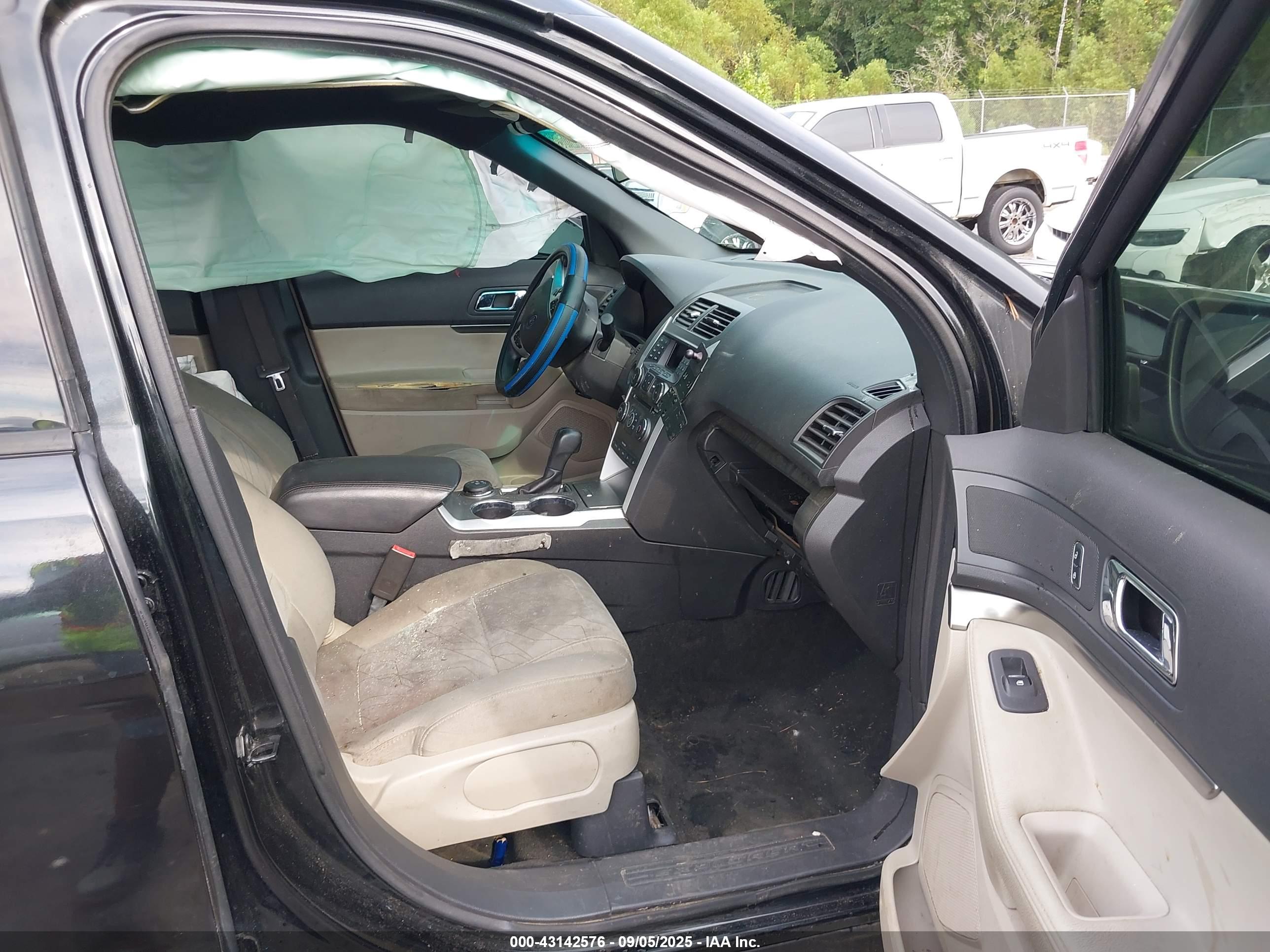 FORD EXPLORER image 5