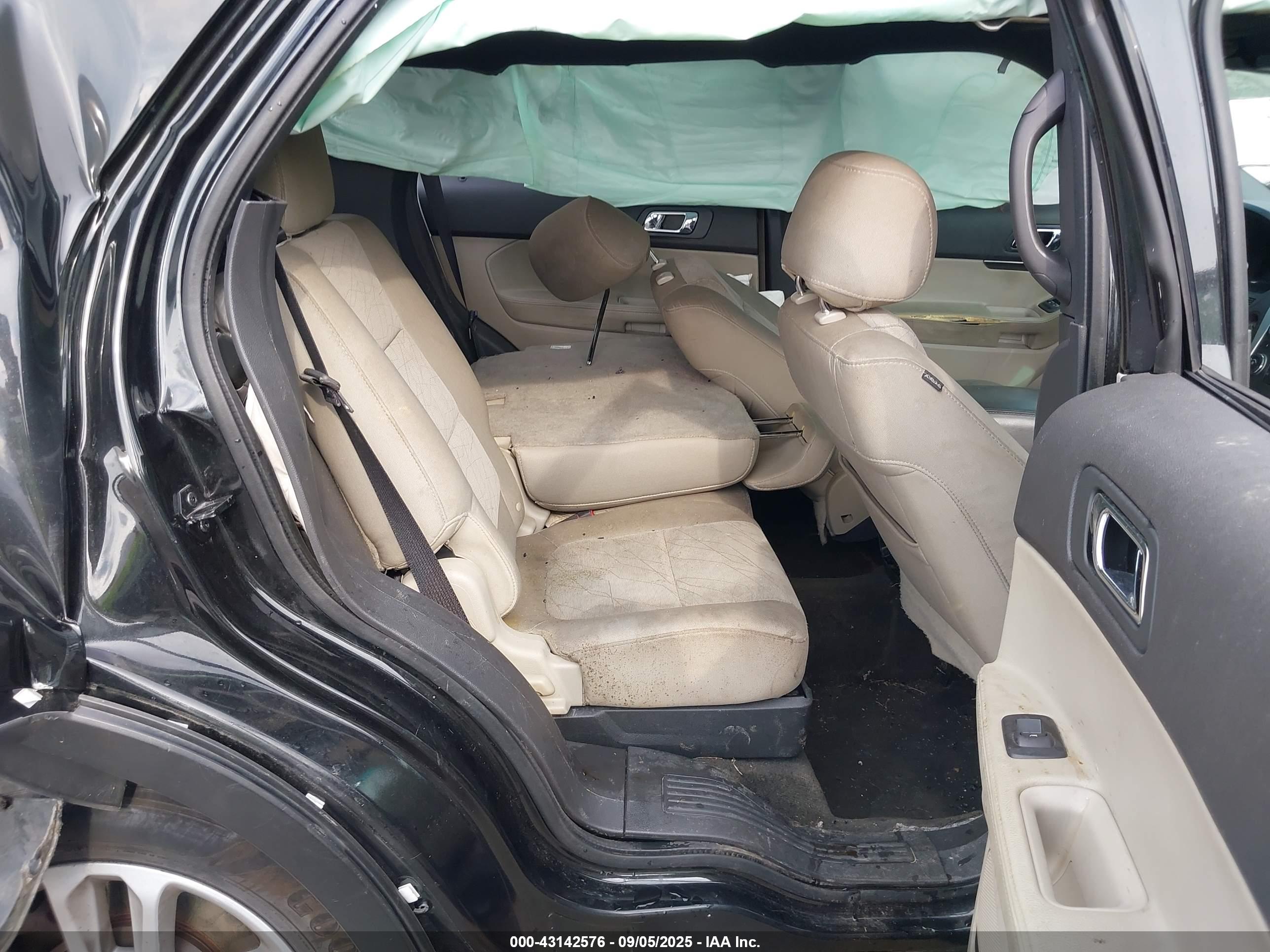 FORD EXPLORER image 8