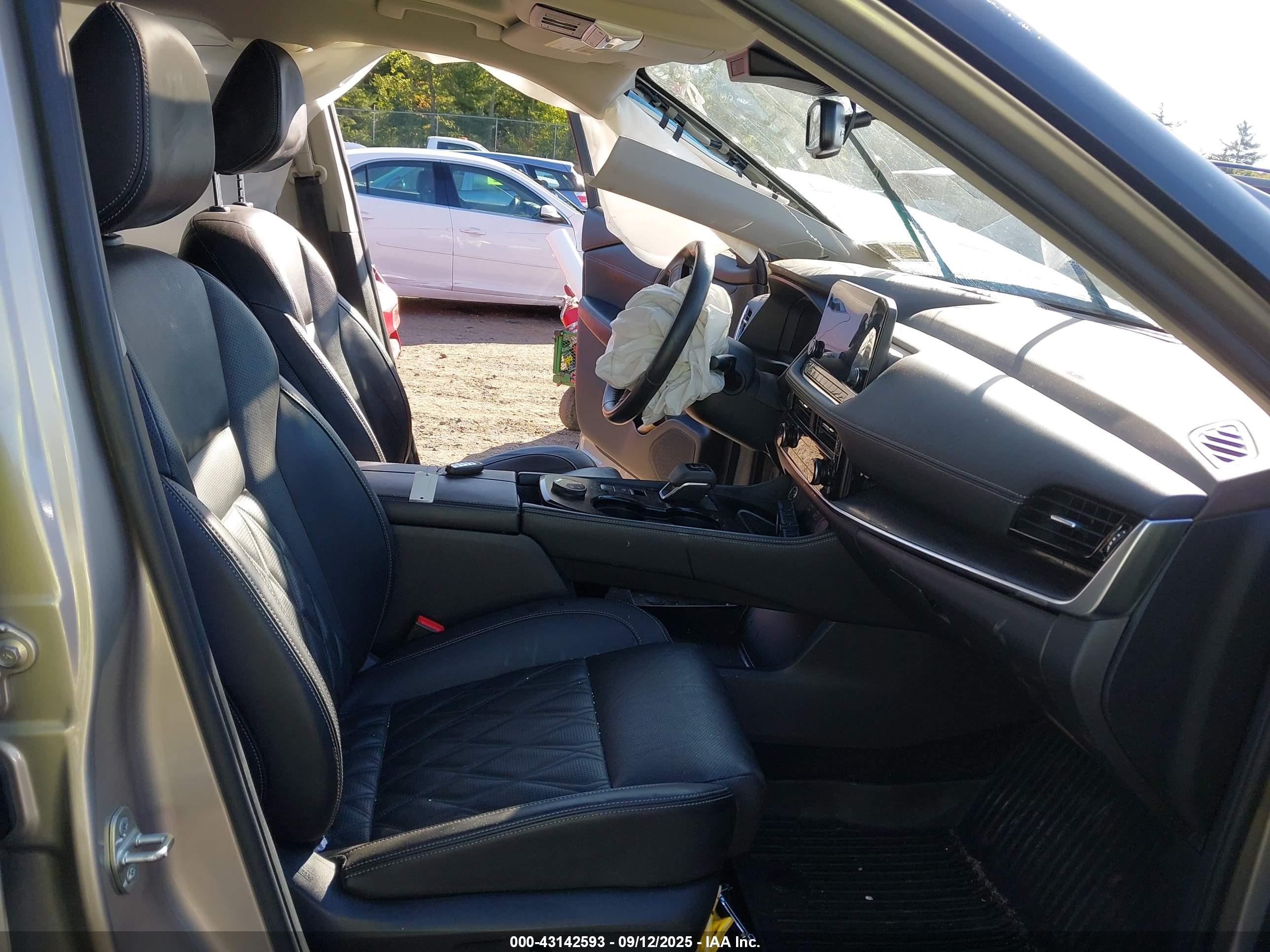 NISSAN ROGUE image 5