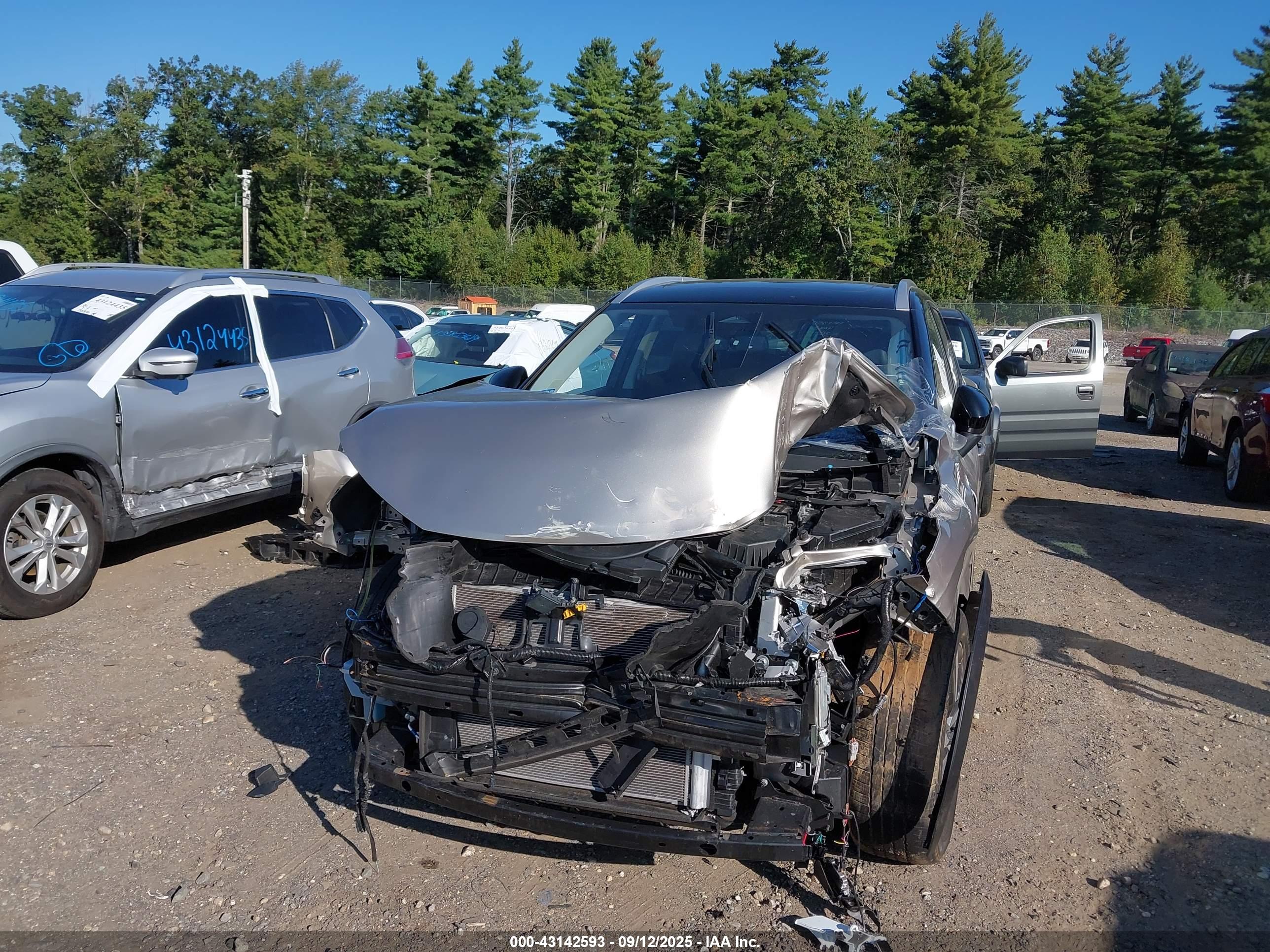 NISSAN ROGUE image 6