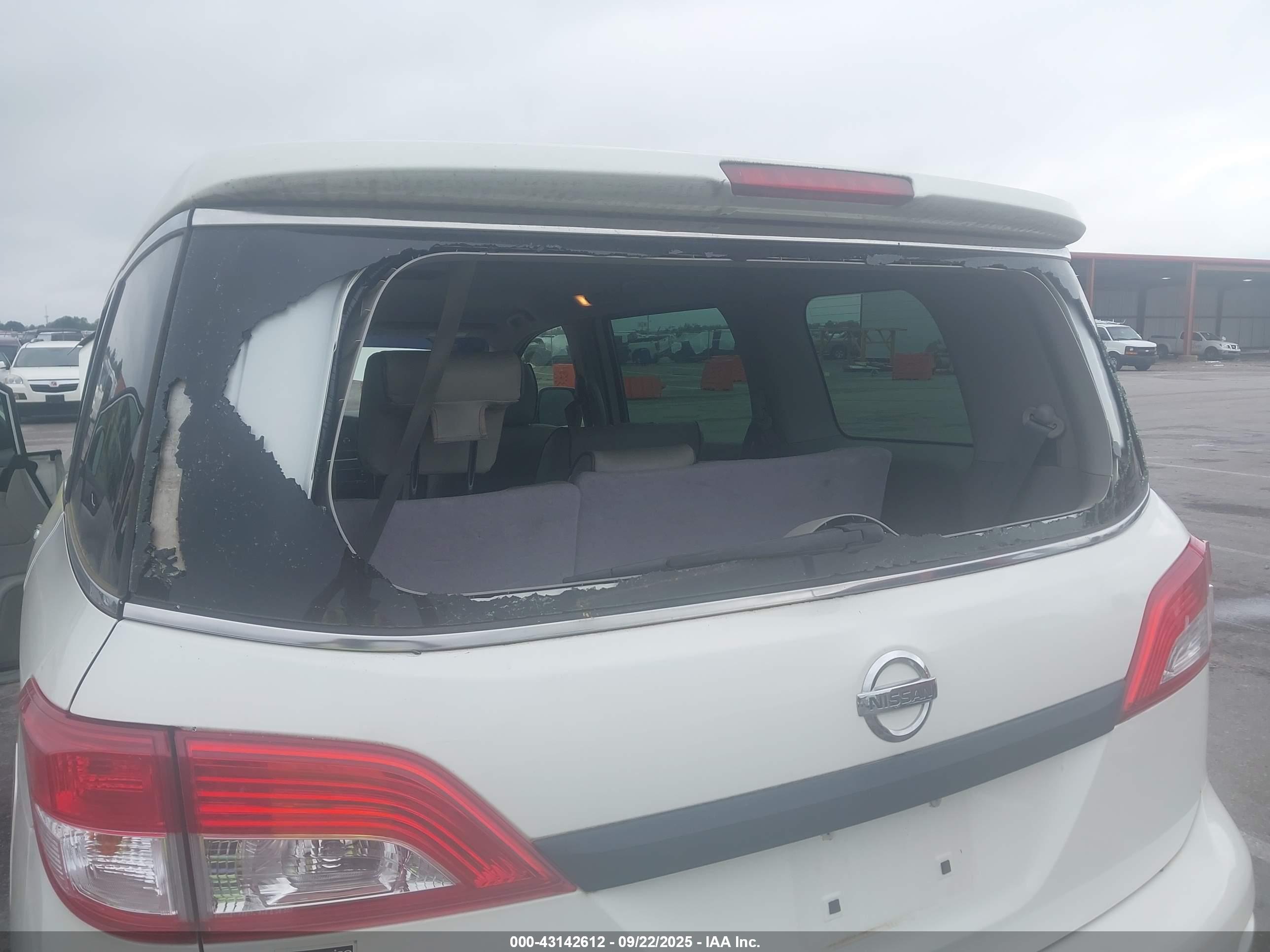 NISSAN QUEST image 6