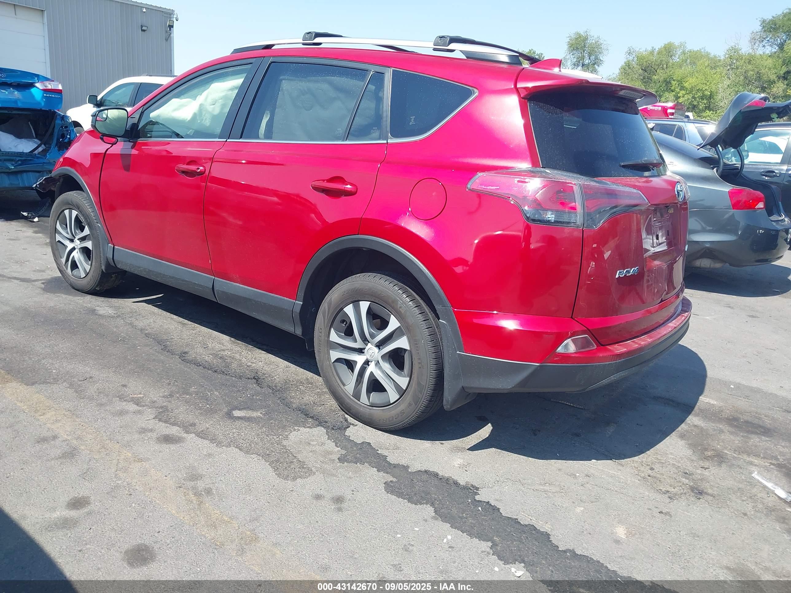 TOYOTA RAV4 image 3