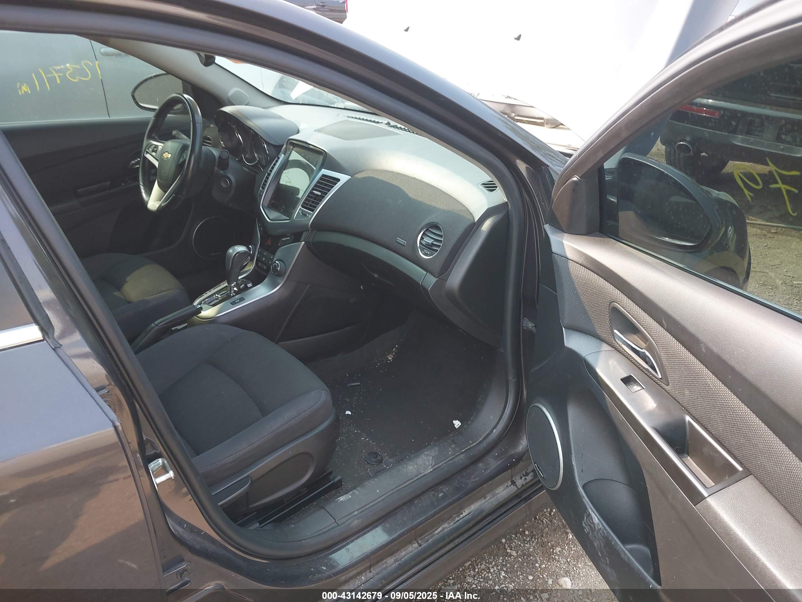 CHEVROLET CRUZE image 5