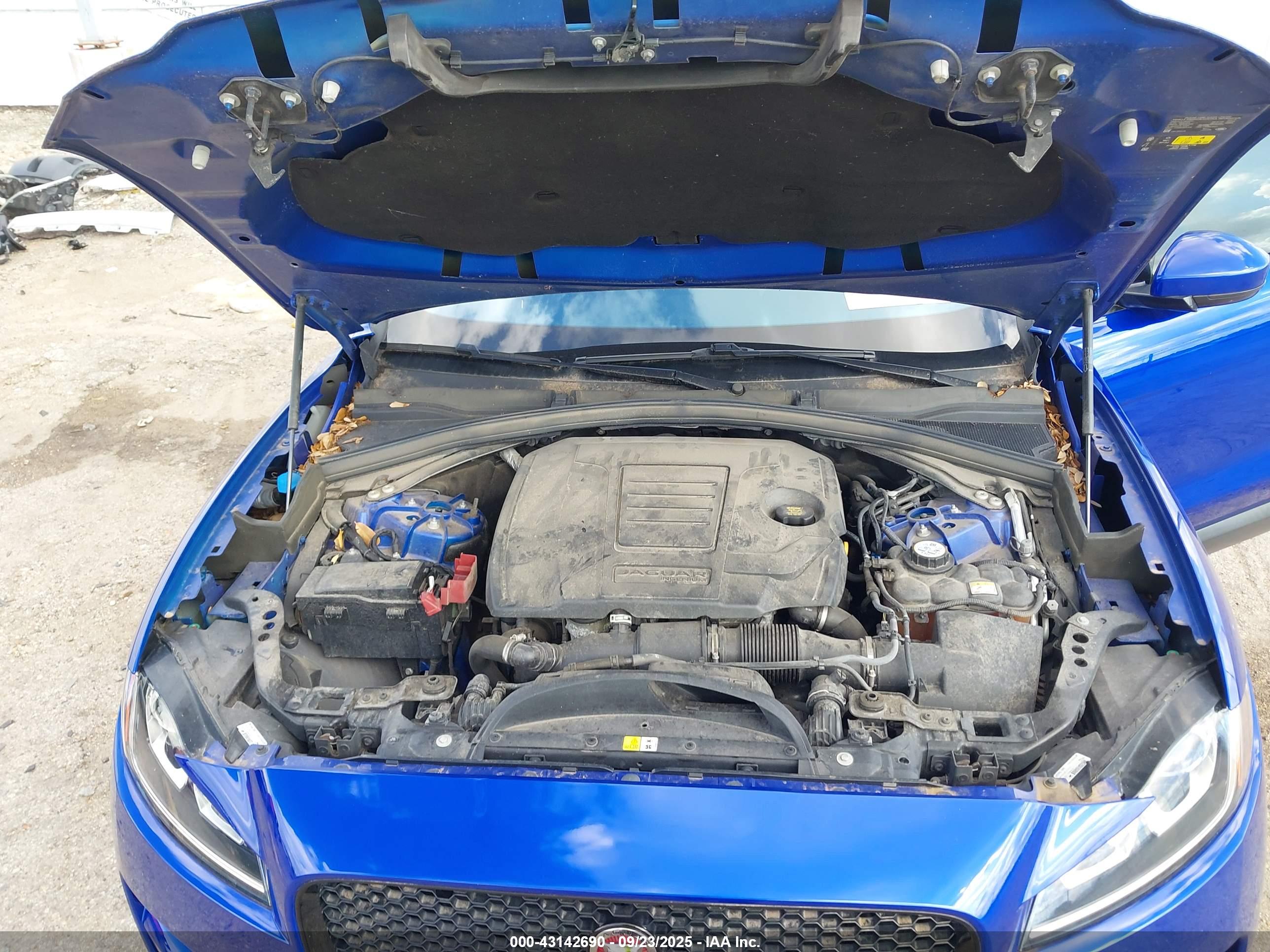 JAGUAR F-PACE image 10