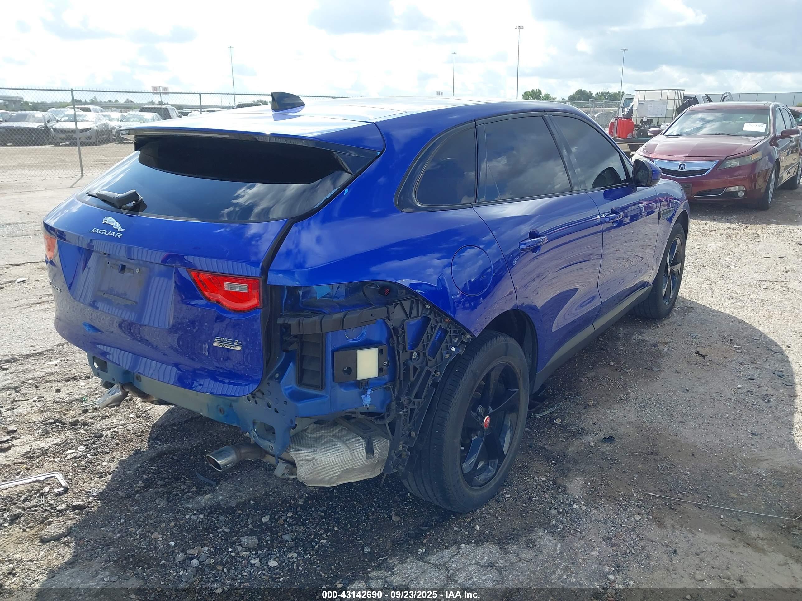 JAGUAR F-PACE image 4
