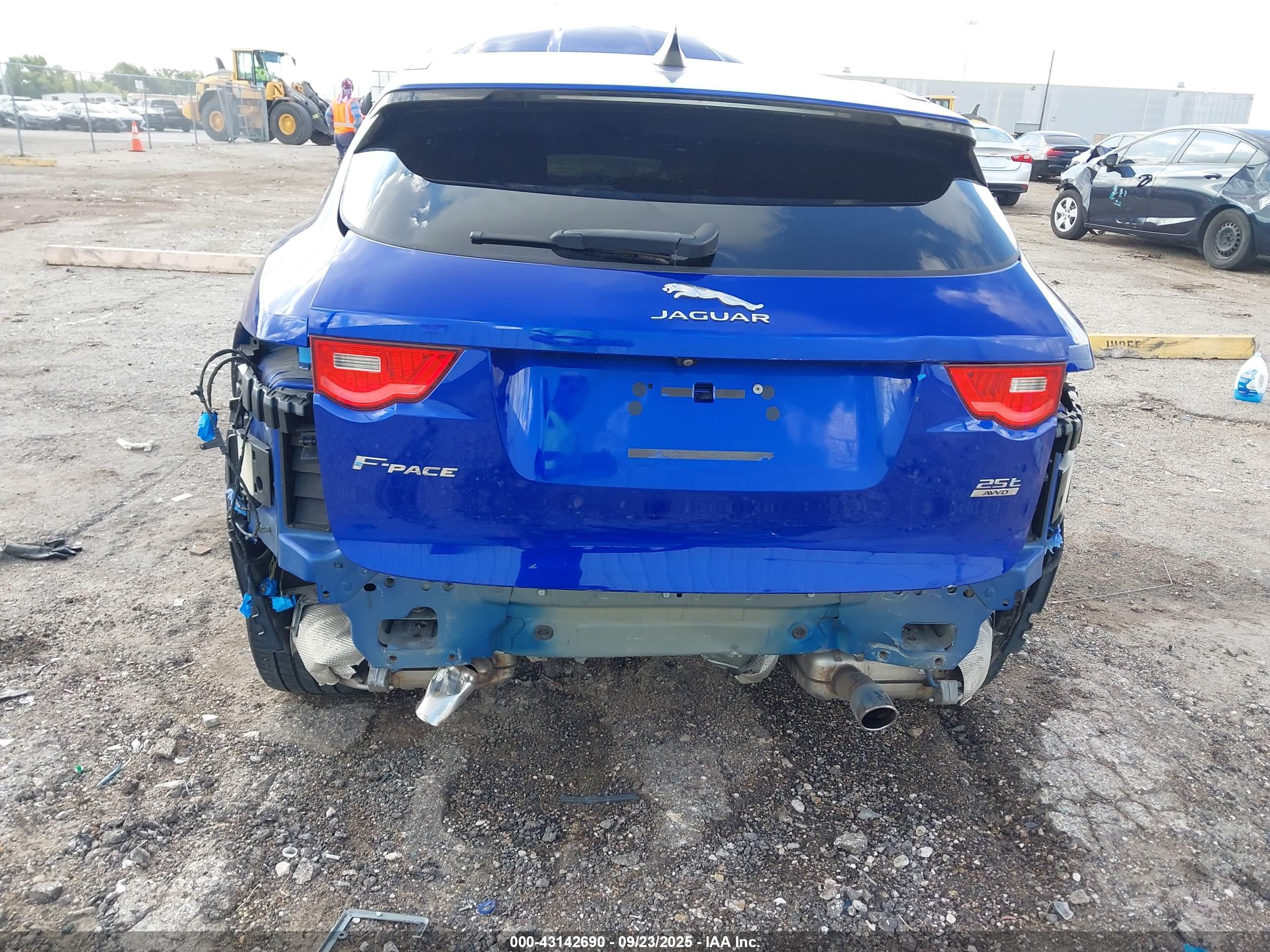 JAGUAR F-PACE image 6