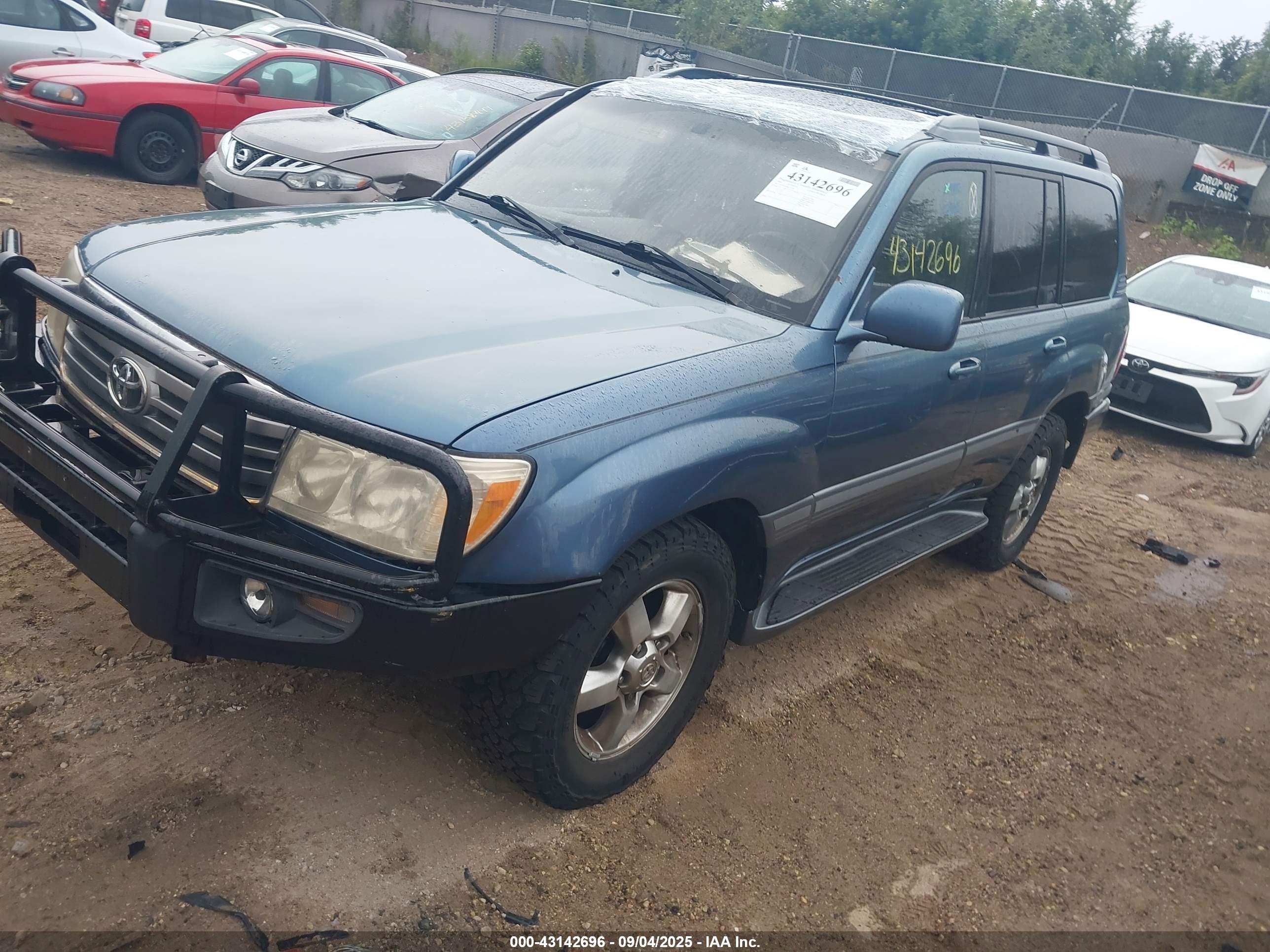 TOYOTA LAND image 2
