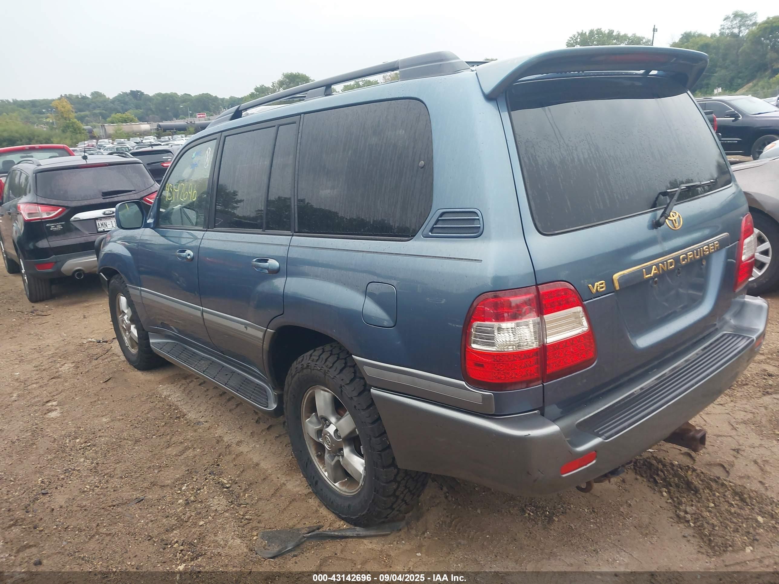 TOYOTA LAND image 3