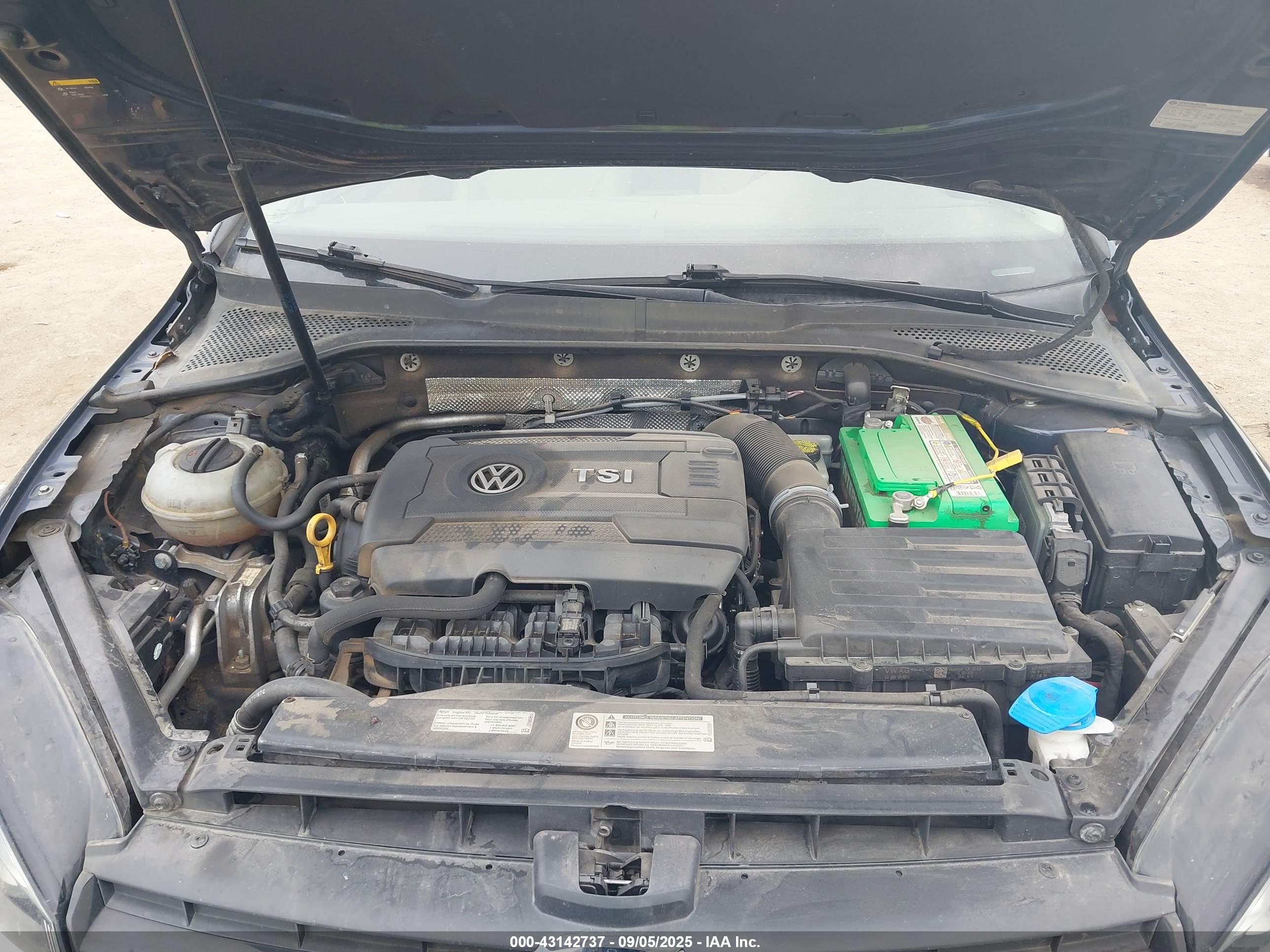 VOLKSWAGEN GOLF image 10