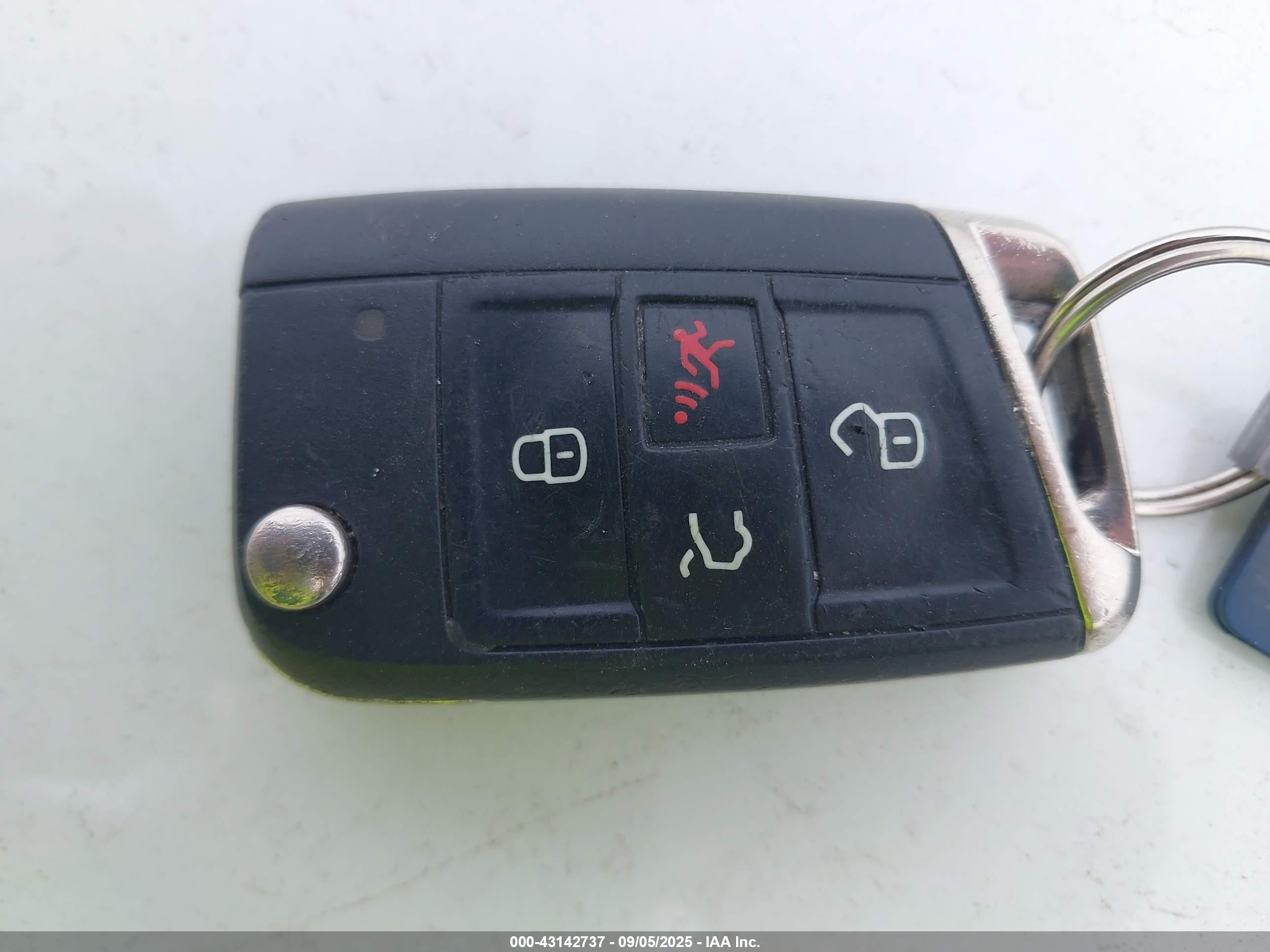 VOLKSWAGEN GOLF image 11