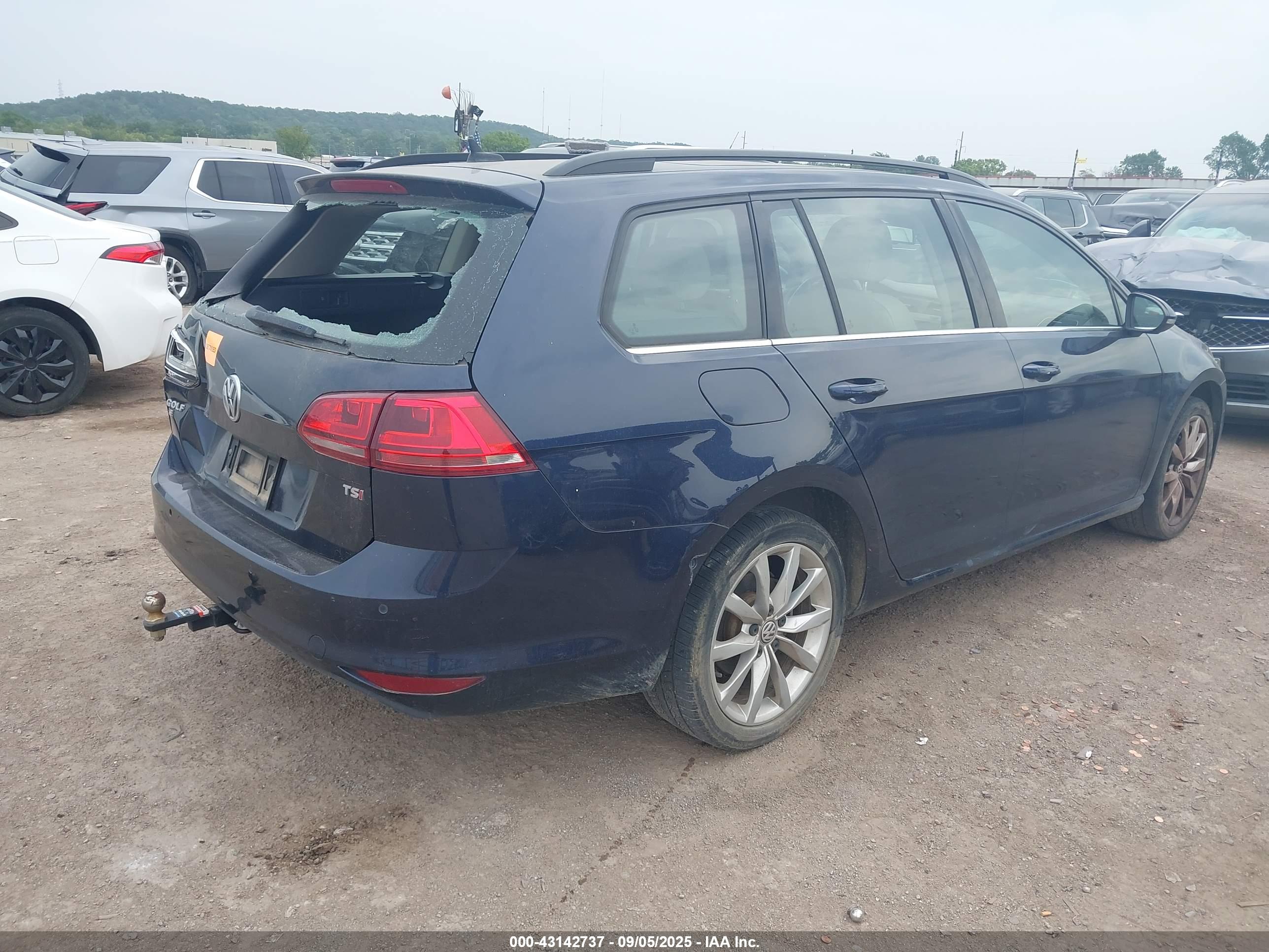 VOLKSWAGEN GOLF image 4
