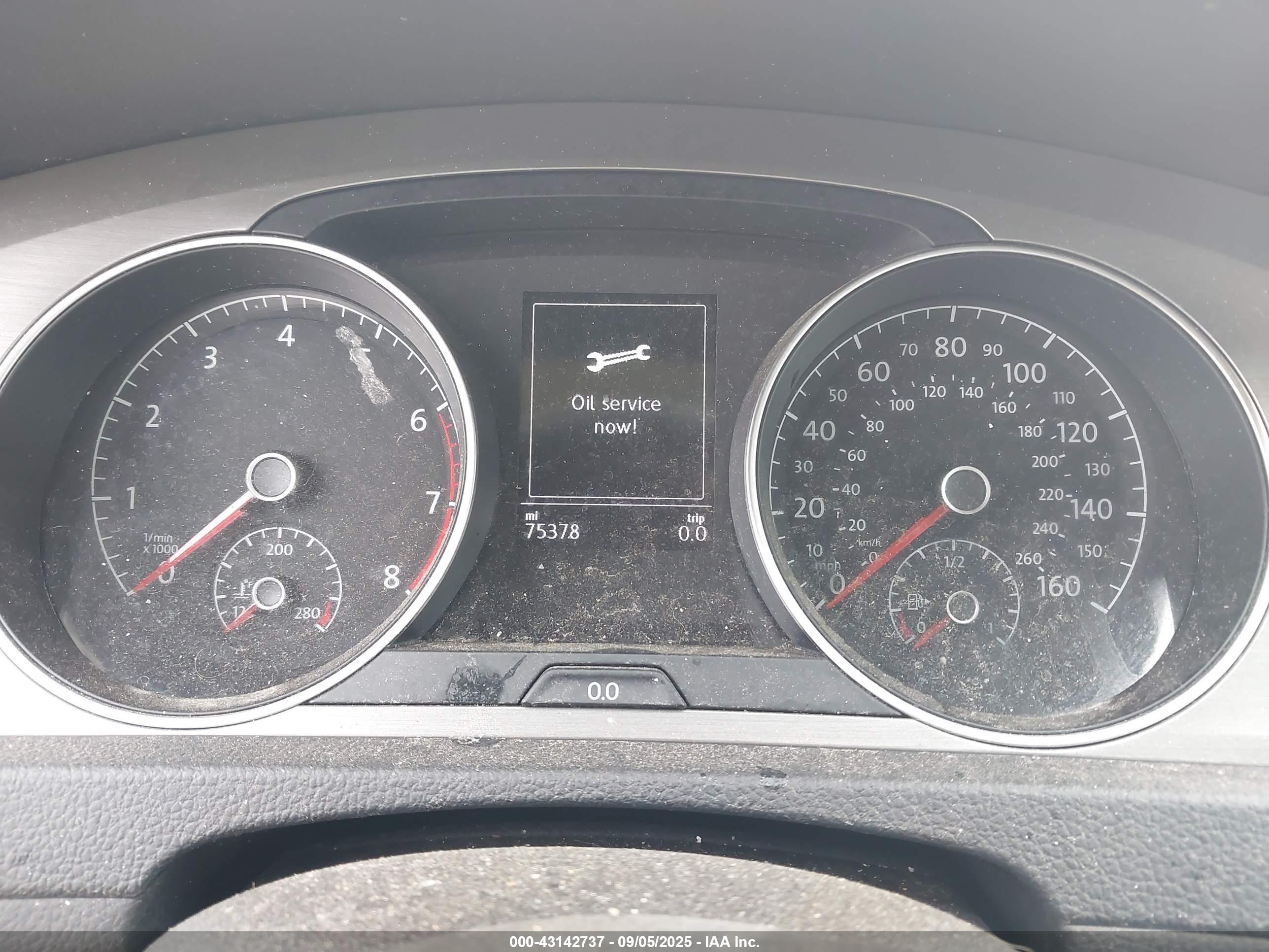 VOLKSWAGEN GOLF image 7