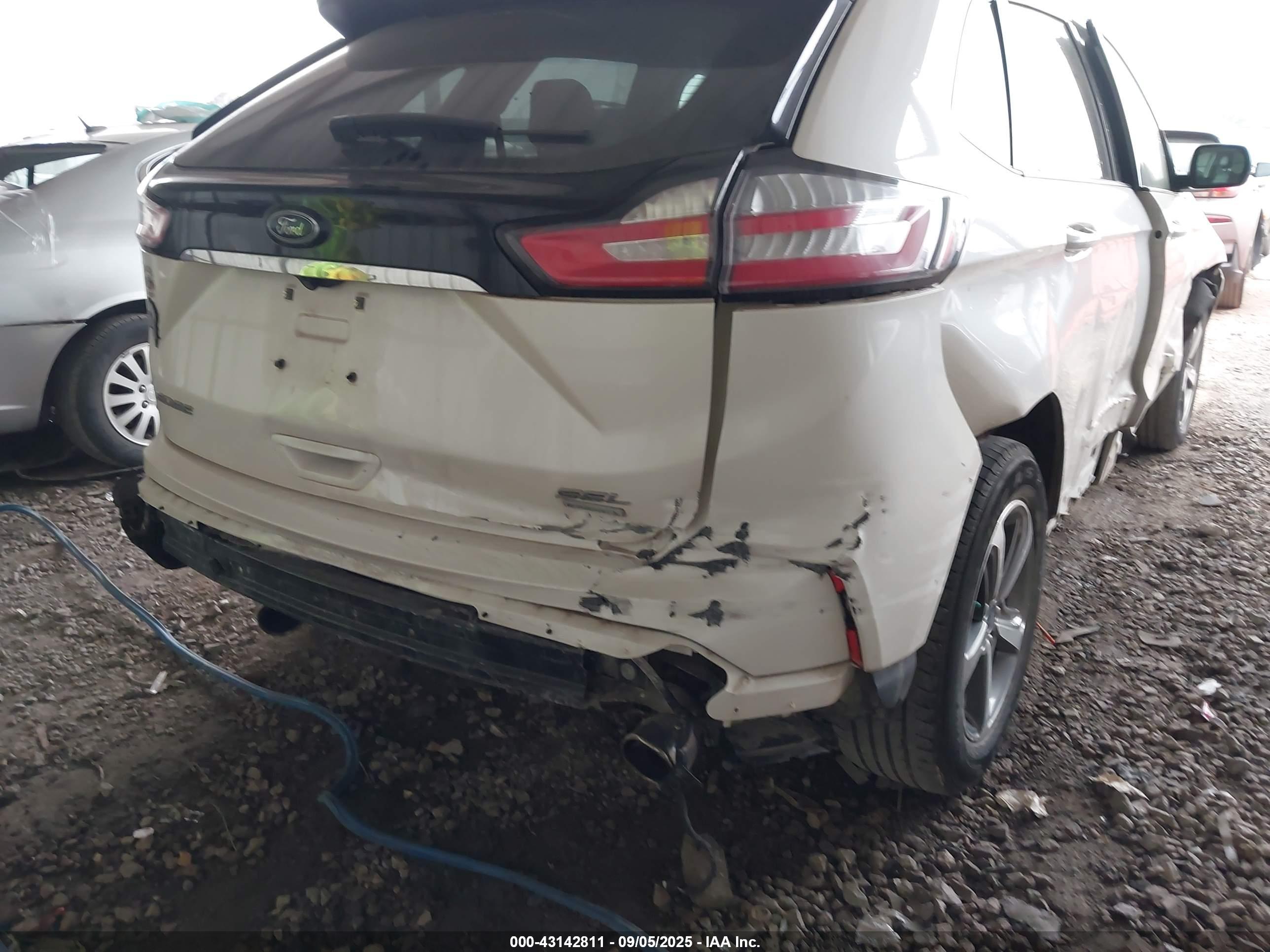 FORD EDGE image 6
