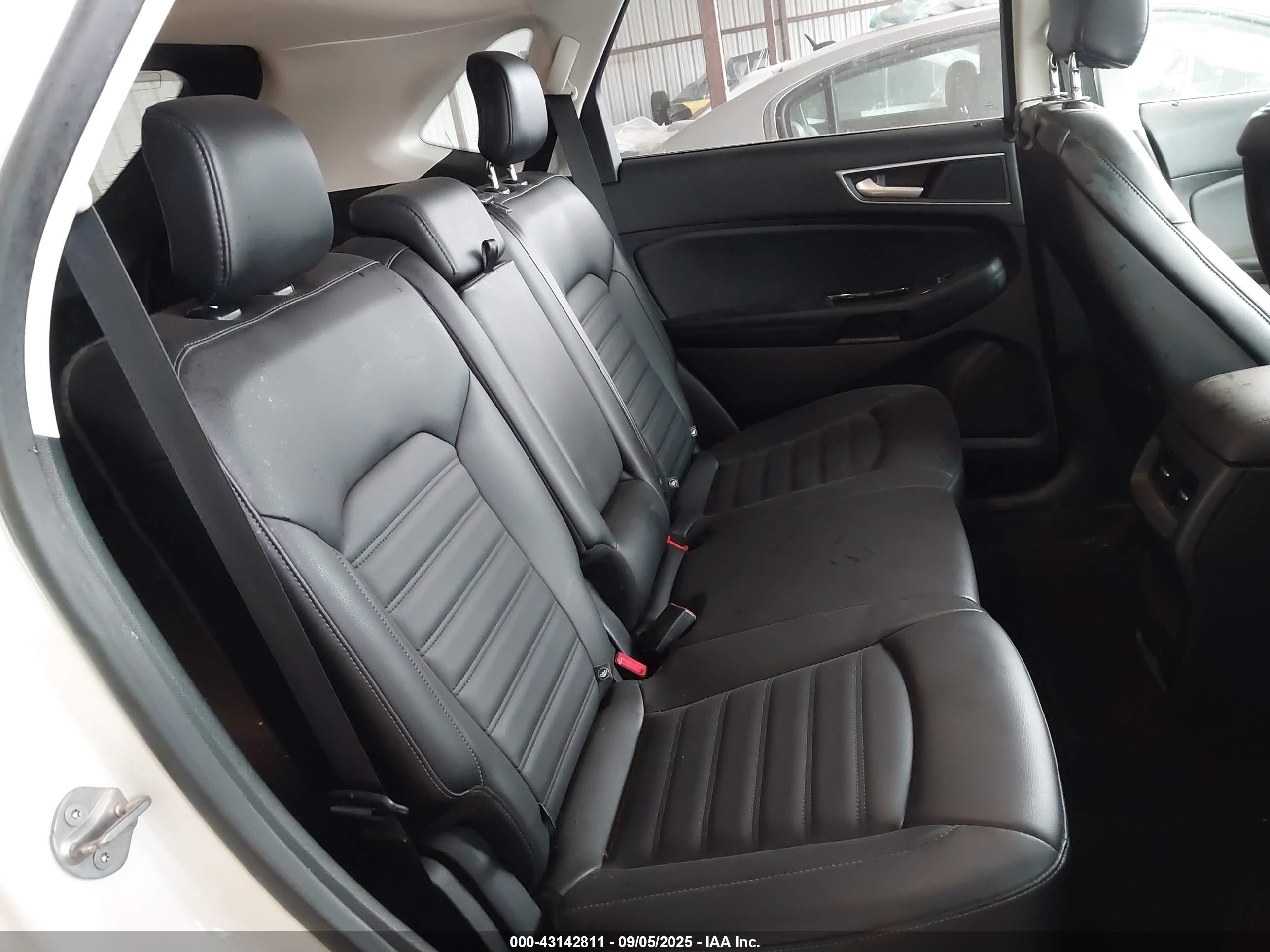 FORD EDGE image 8