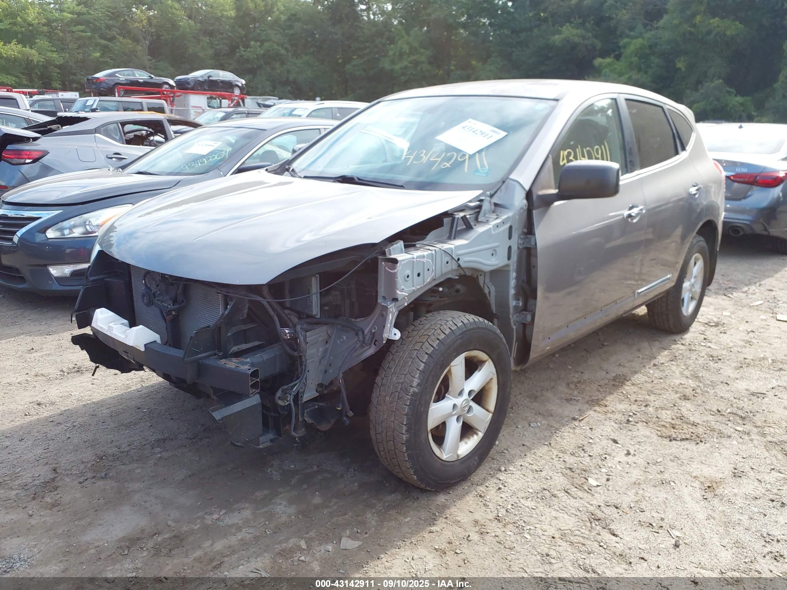 NISSAN ROGUE image 2