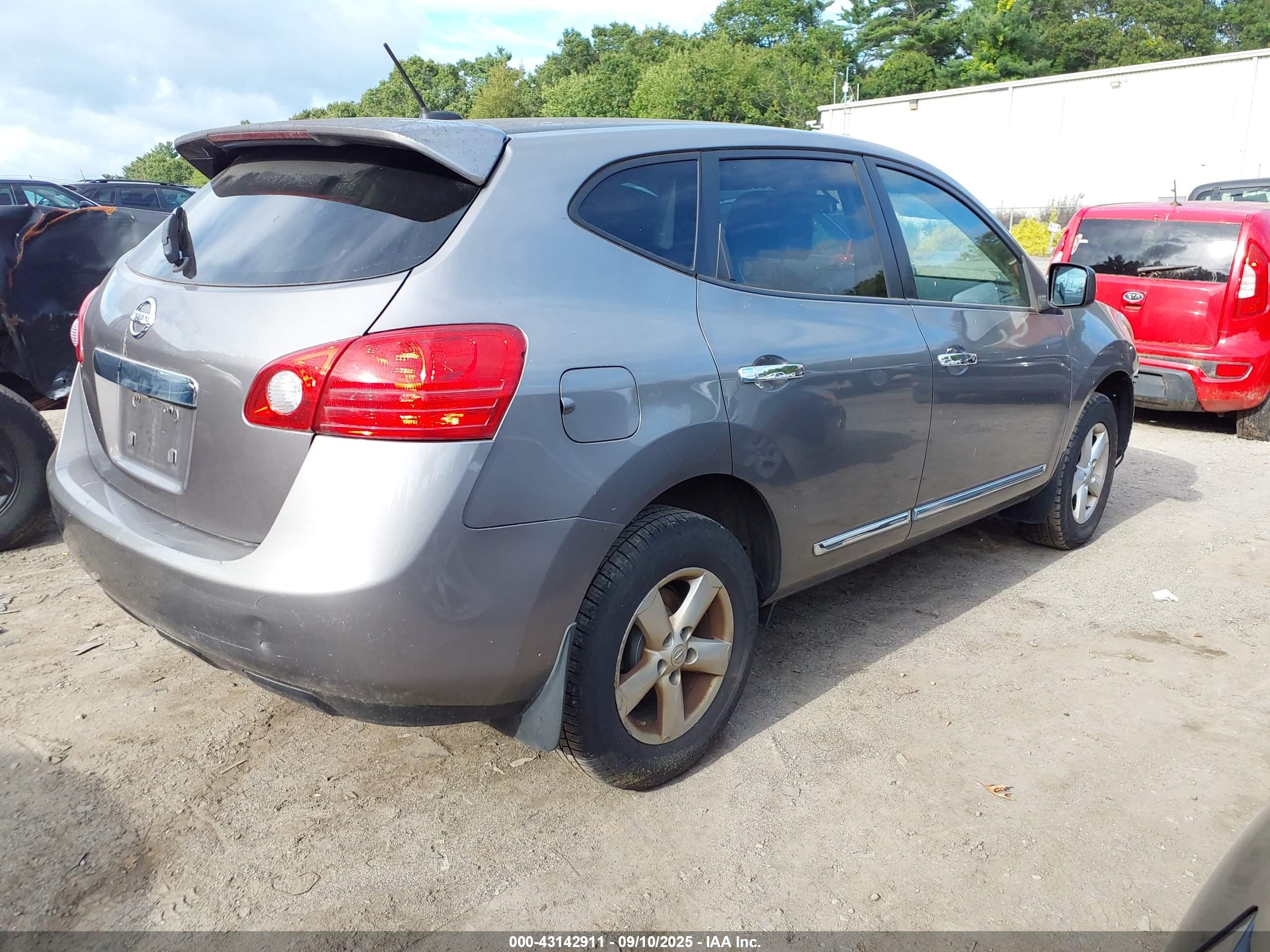 NISSAN ROGUE image 4