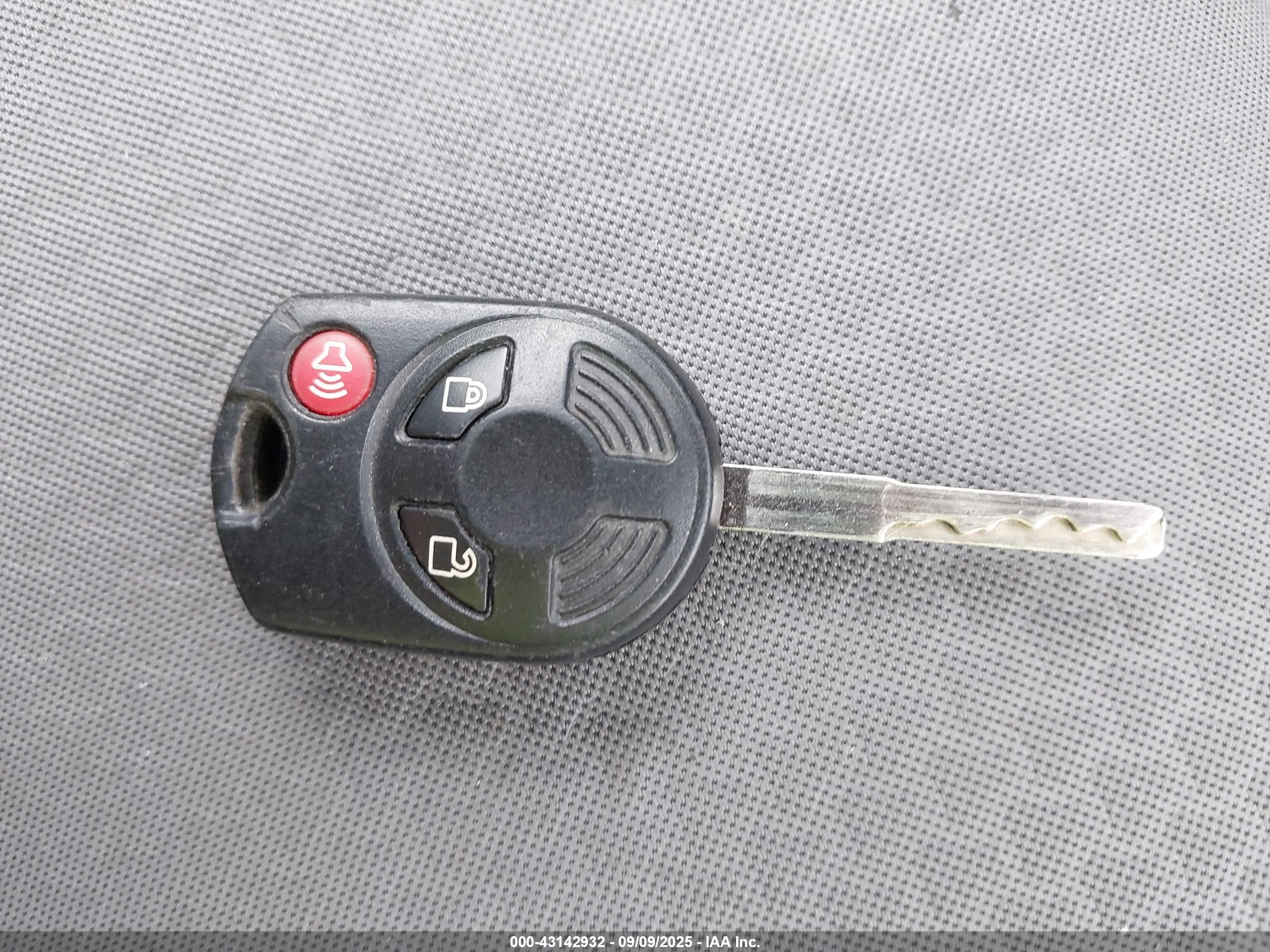 FORD ESCAPE image 11