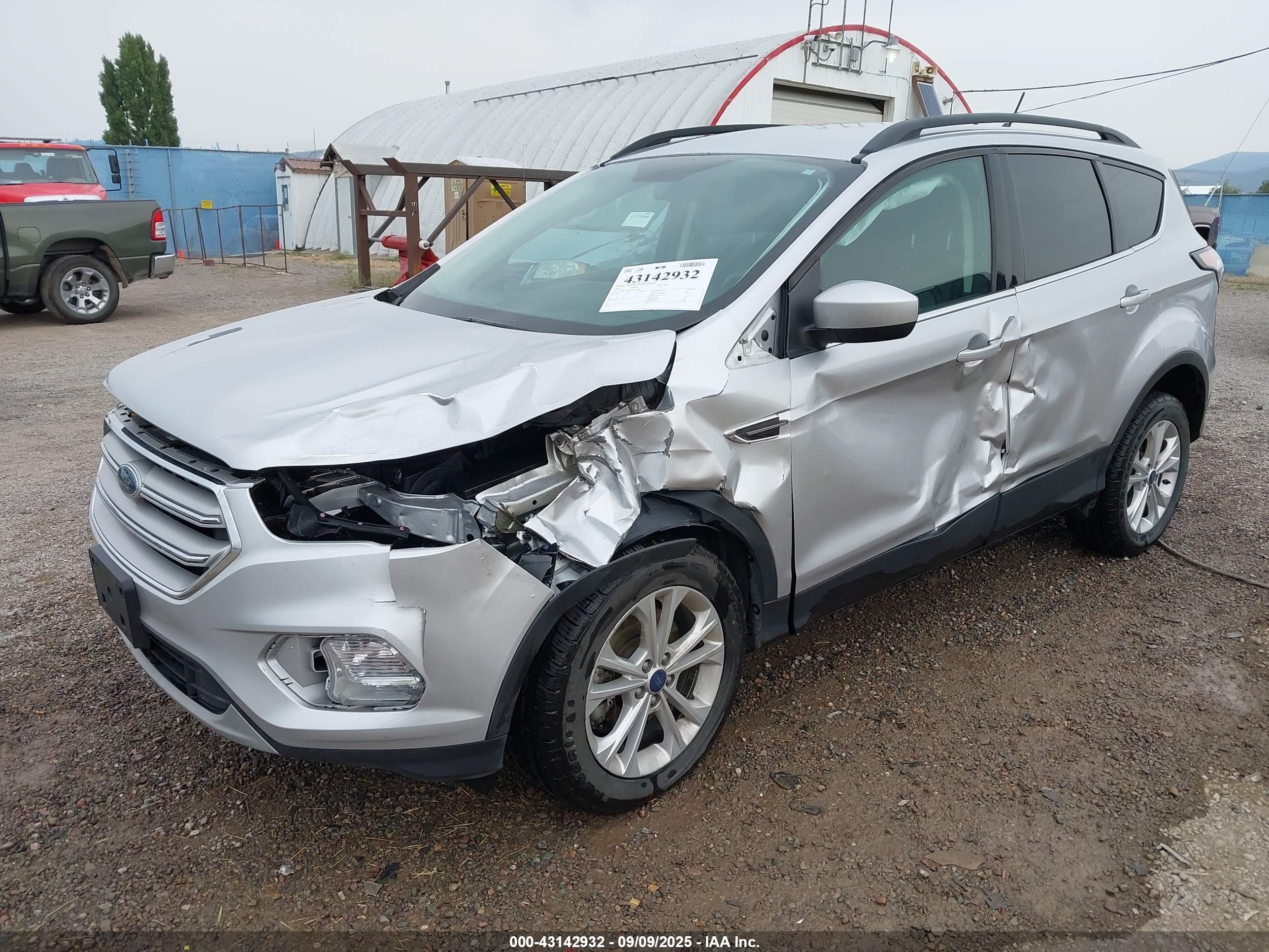 FORD ESCAPE image 2
