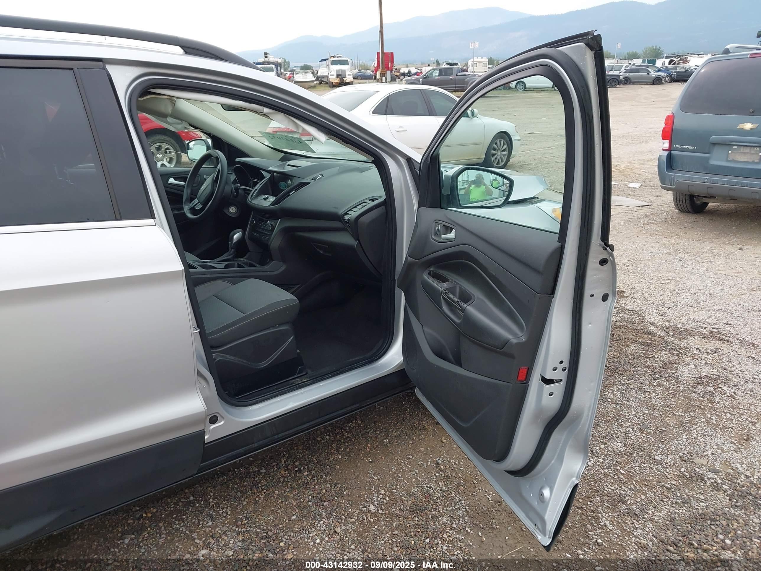 FORD ESCAPE image 5