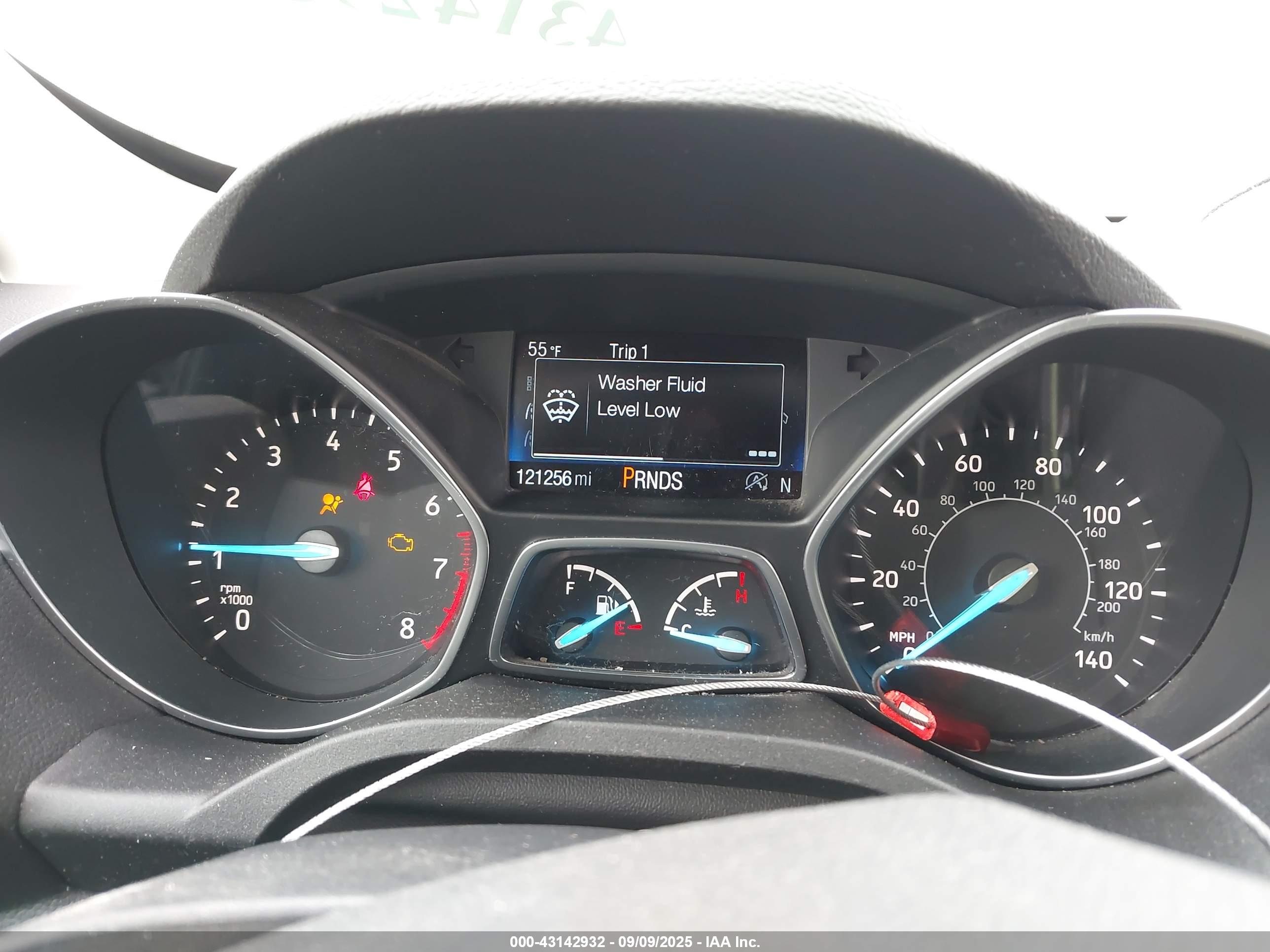 FORD ESCAPE image 7