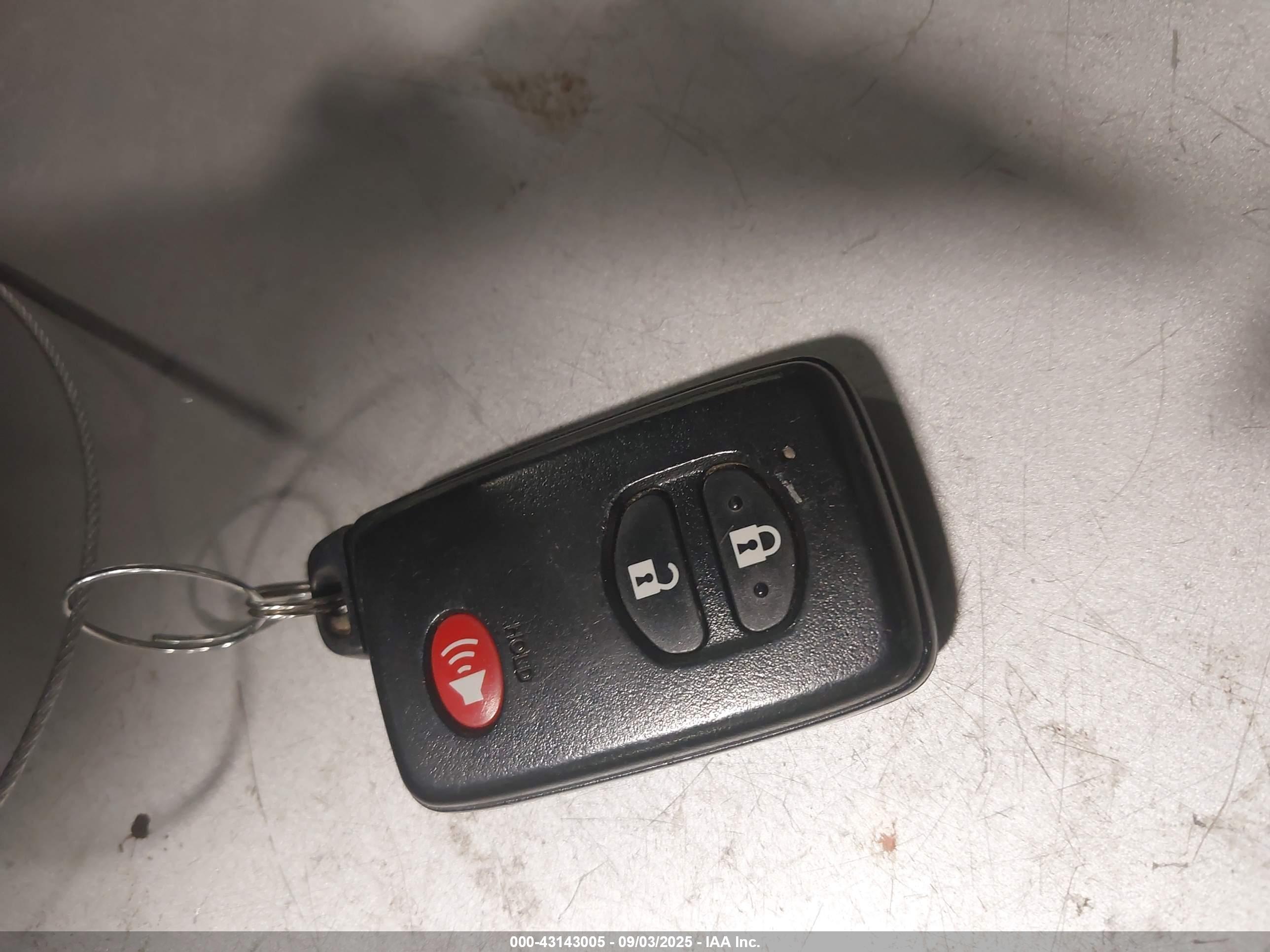 TOYOTA PRIUS image 11