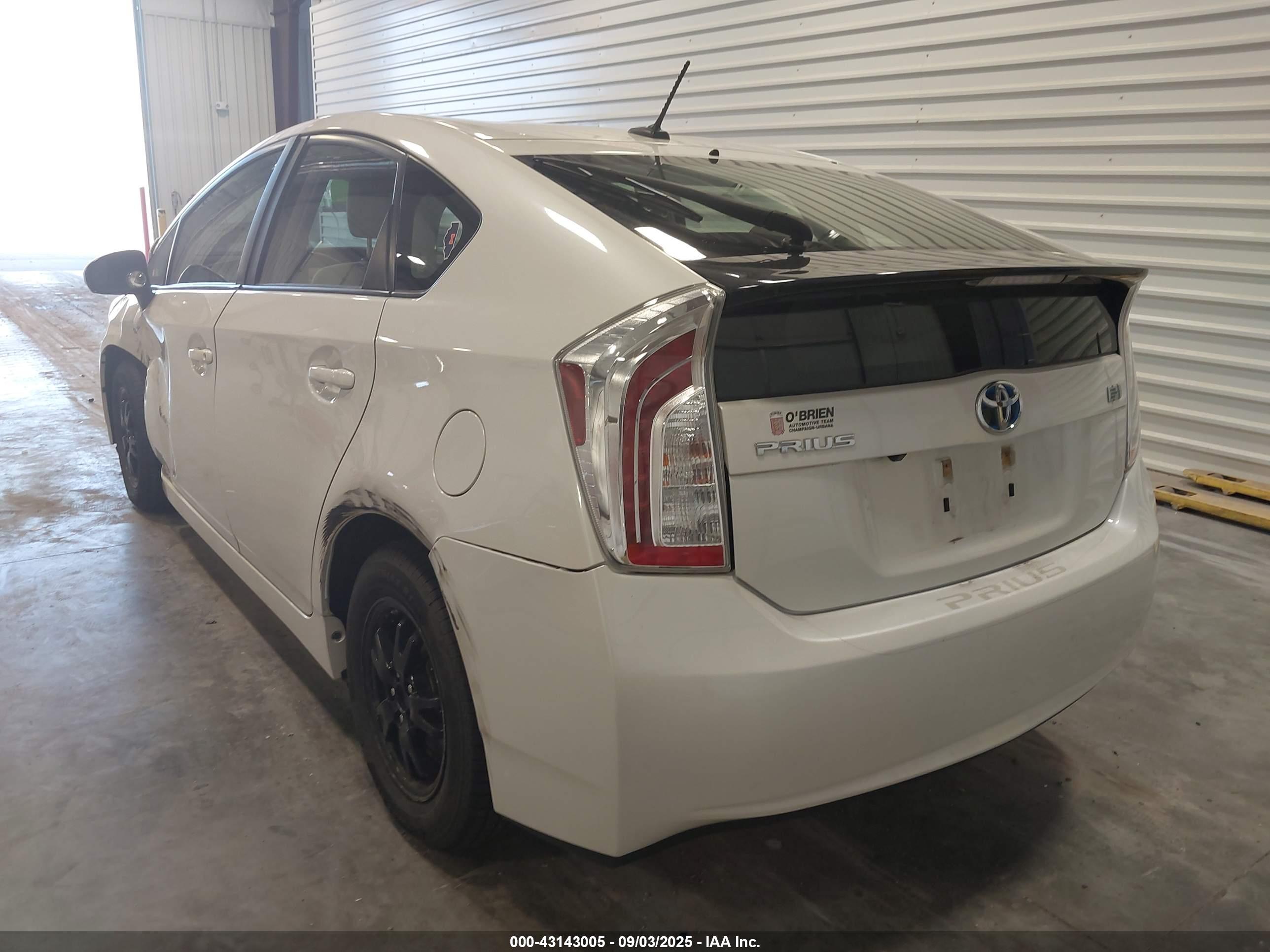 TOYOTA PRIUS image 3
