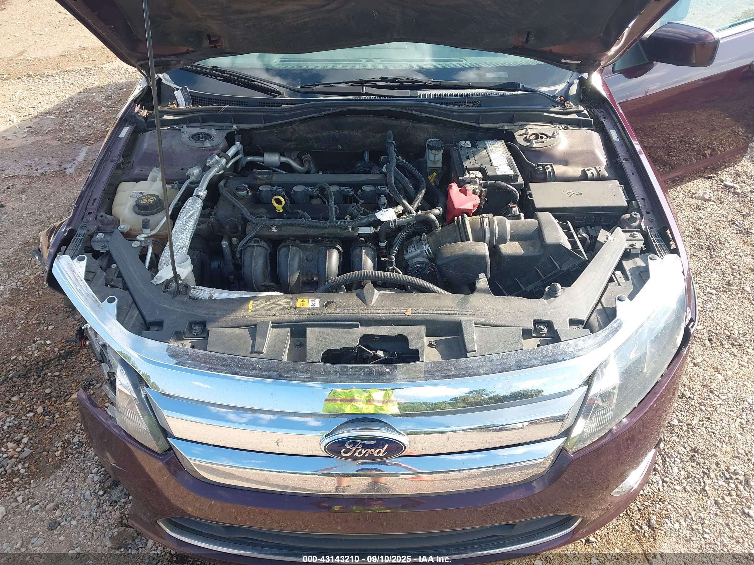 FORD FUSION image 10