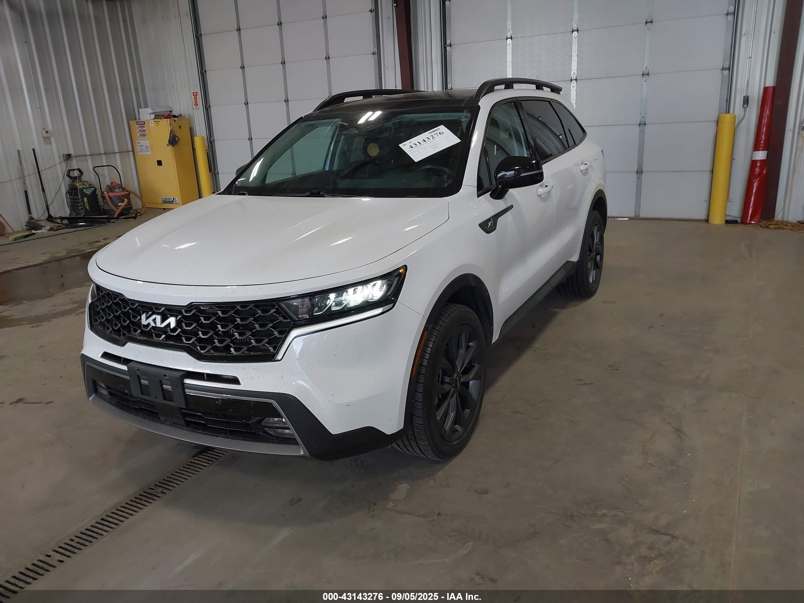 KIA SORENTO image 2