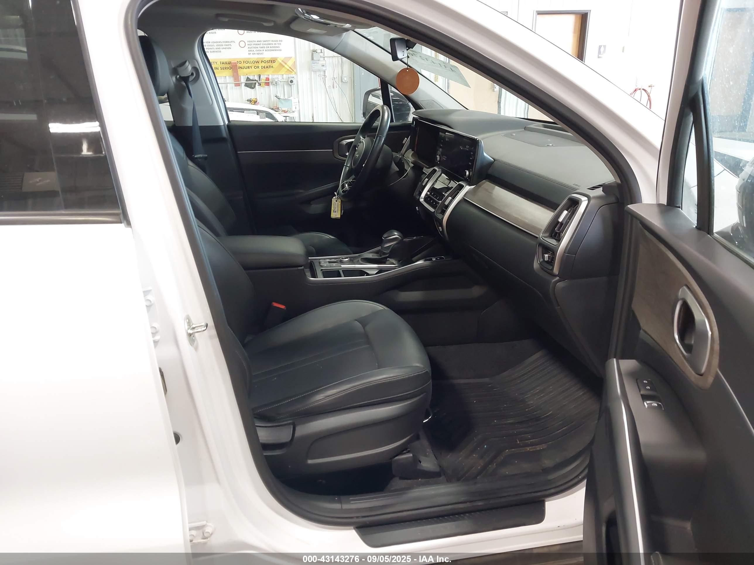 KIA SORENTO image 5