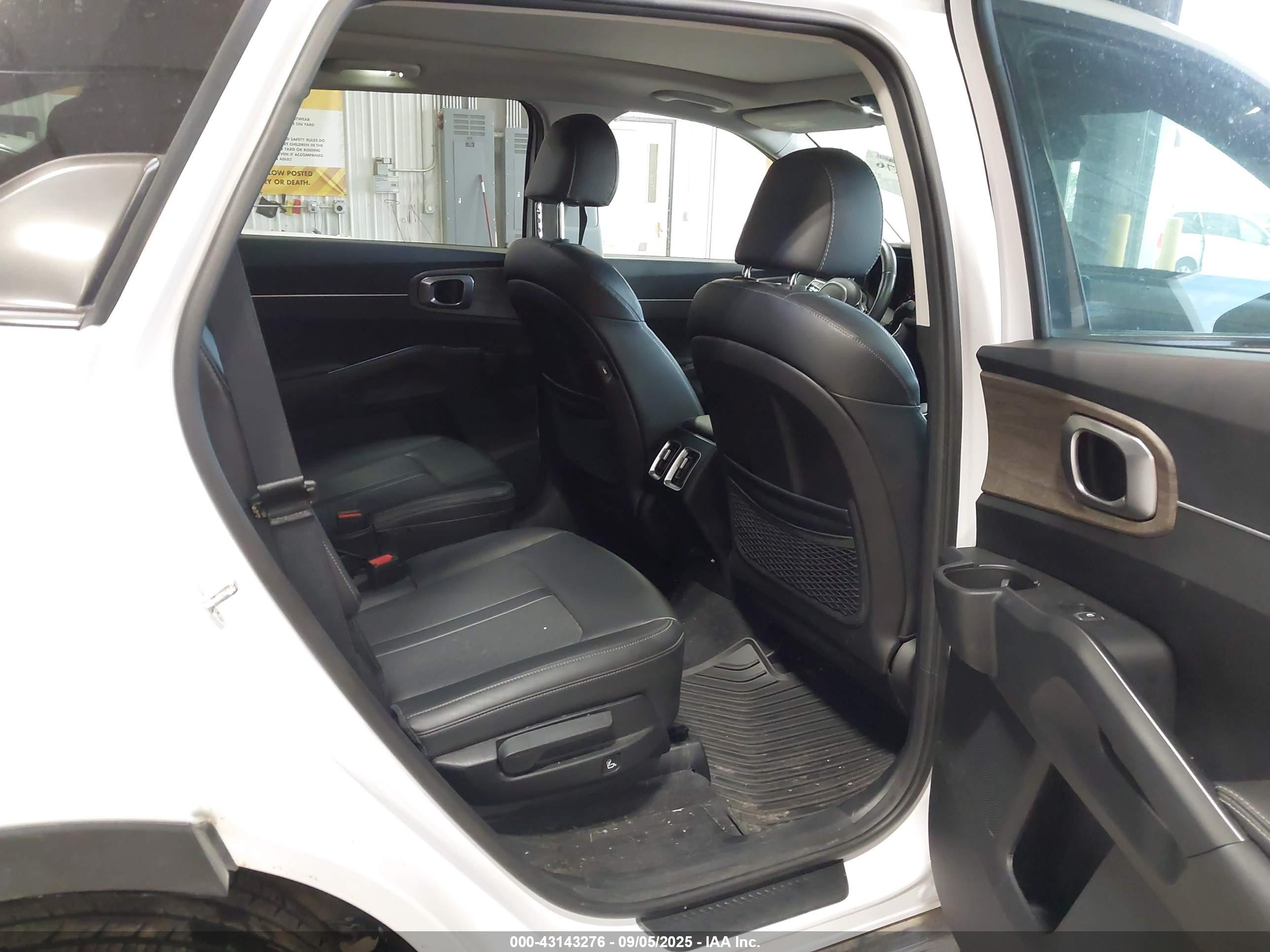 KIA SORENTO image 8