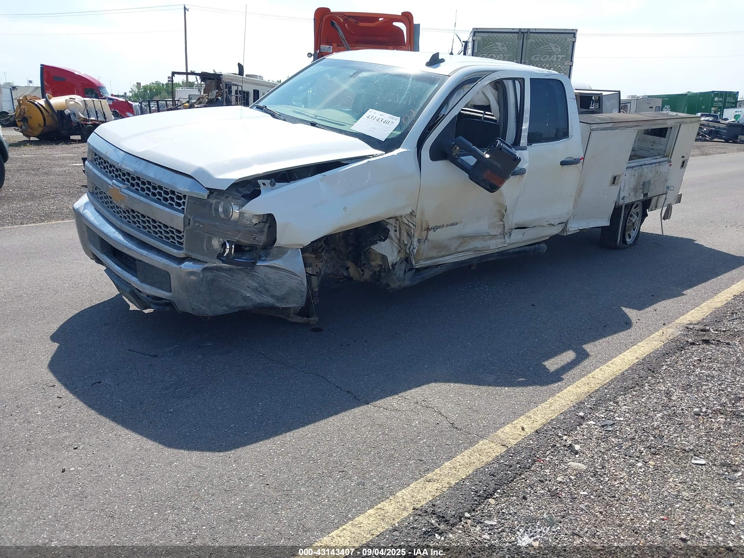 CHEVROLET SILVERADO image 2