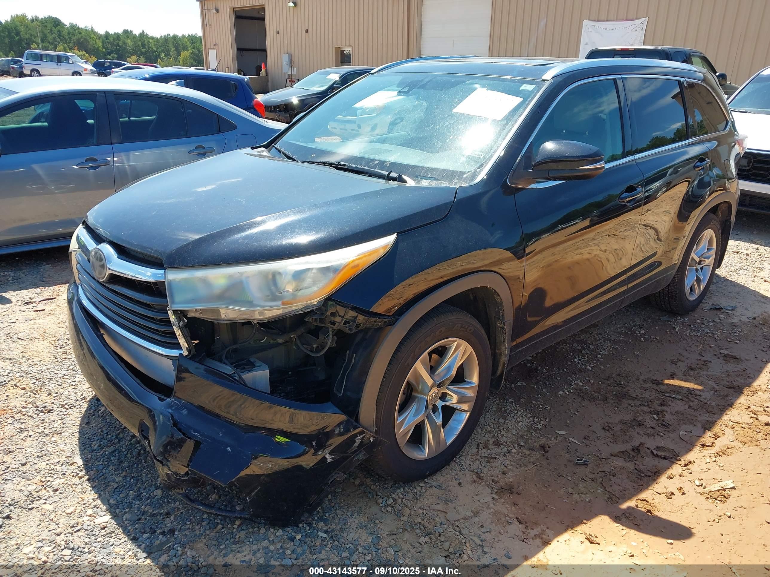 TOYOTA HIGHLANDER image 2