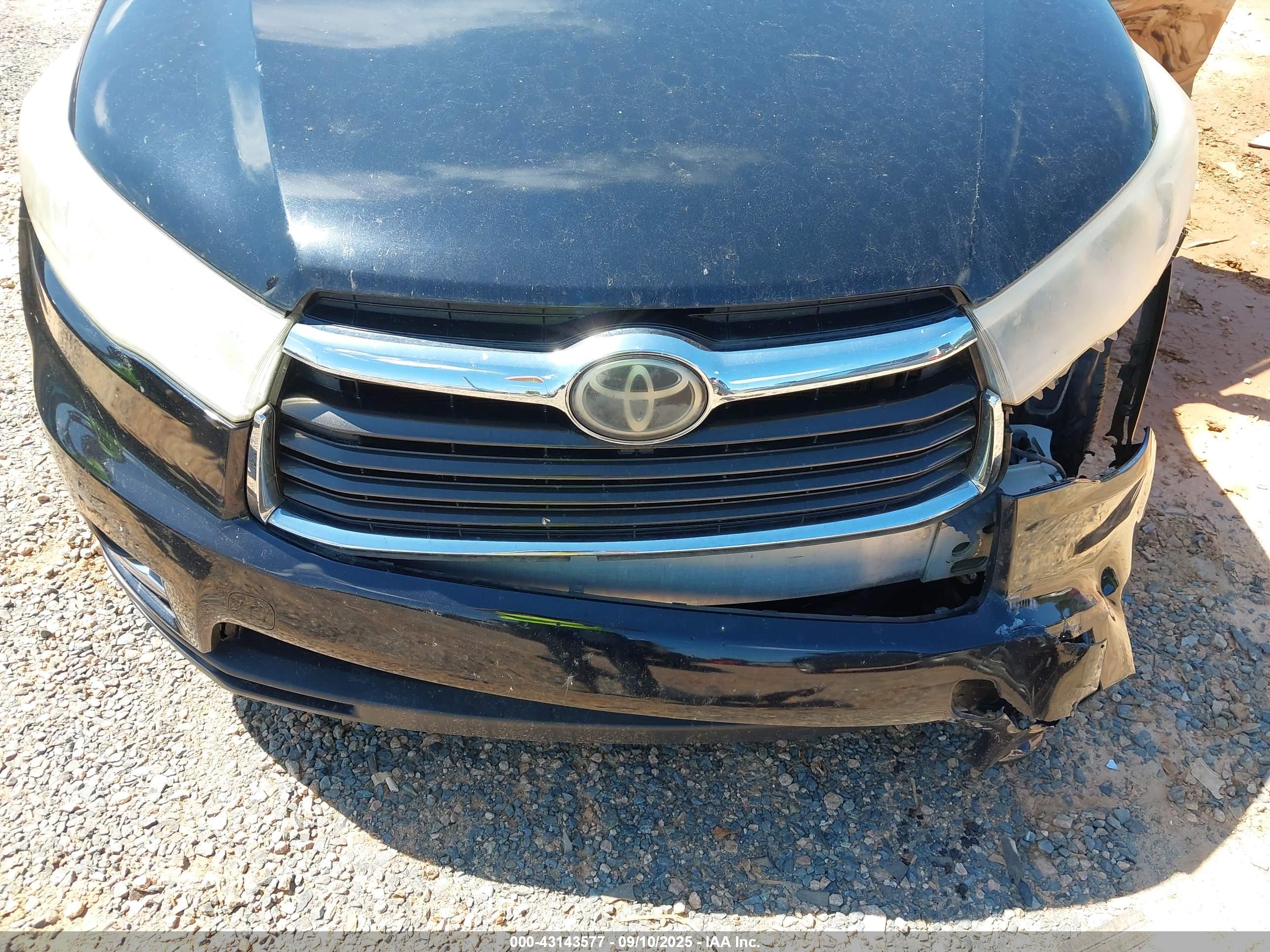 TOYOTA HIGHLANDER image 6