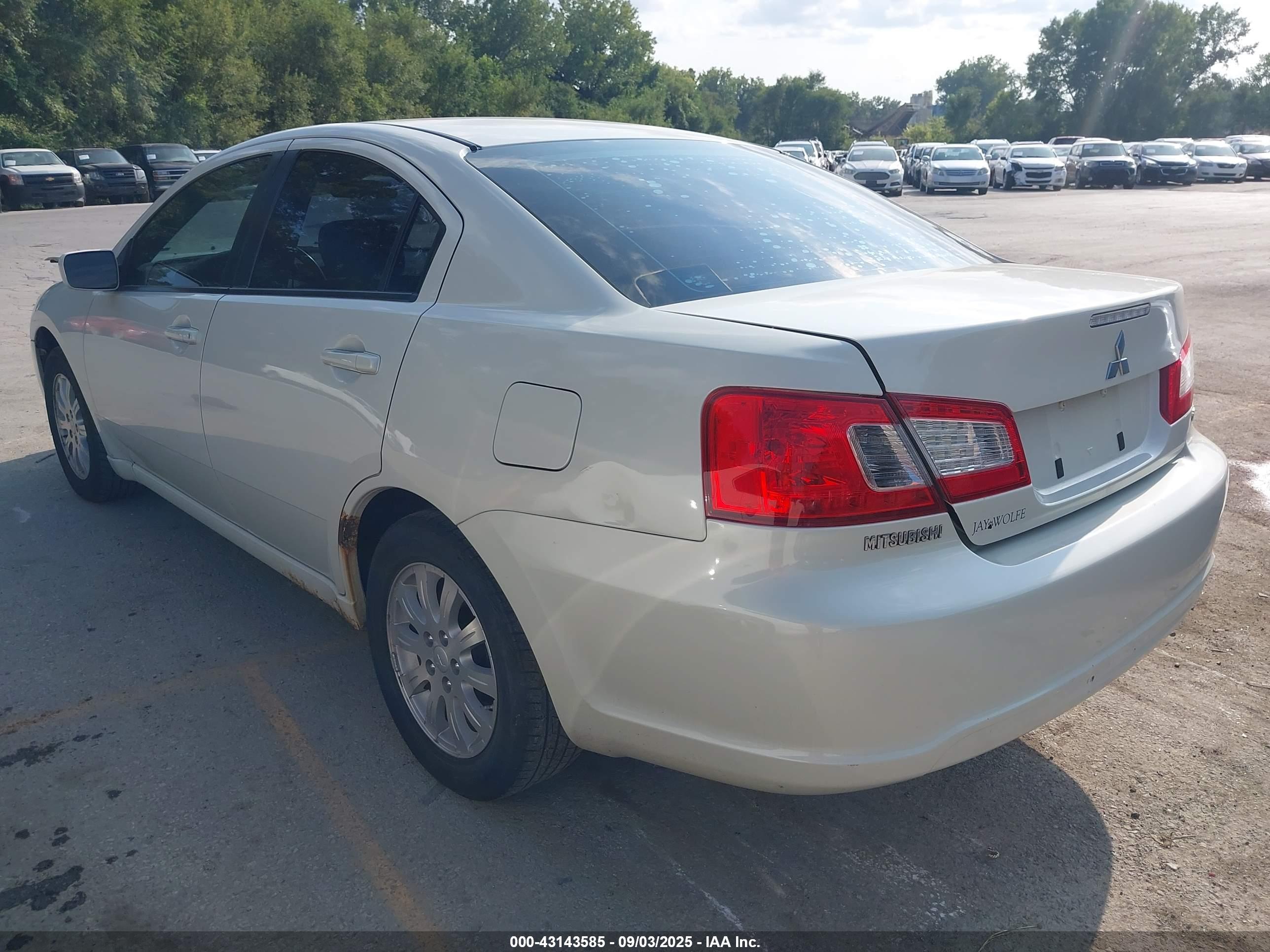 MITSUBISHI GALANT image 3