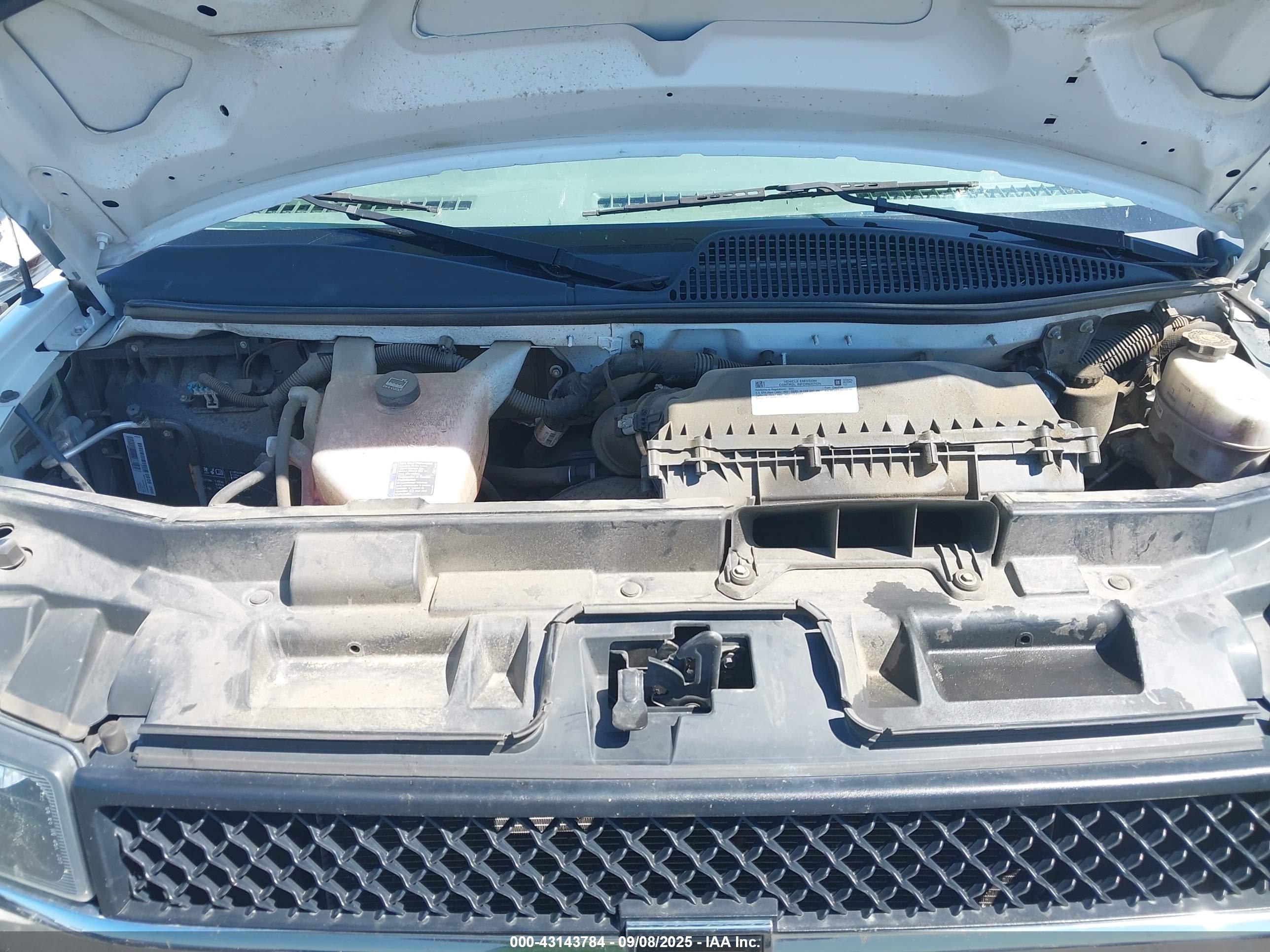 CHEVROLET EXPRESS image 10