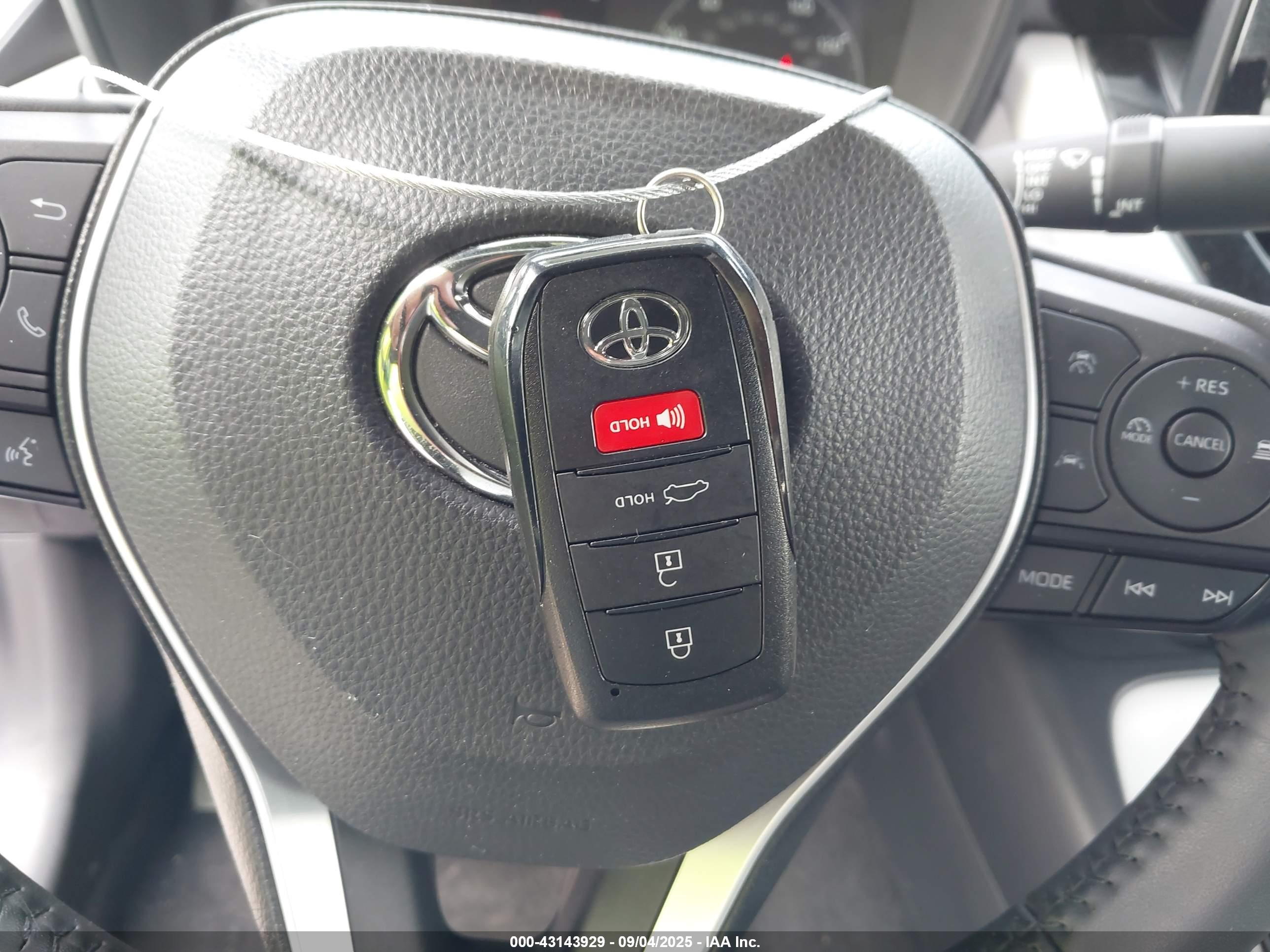TOYOTA COROLLA image 11
