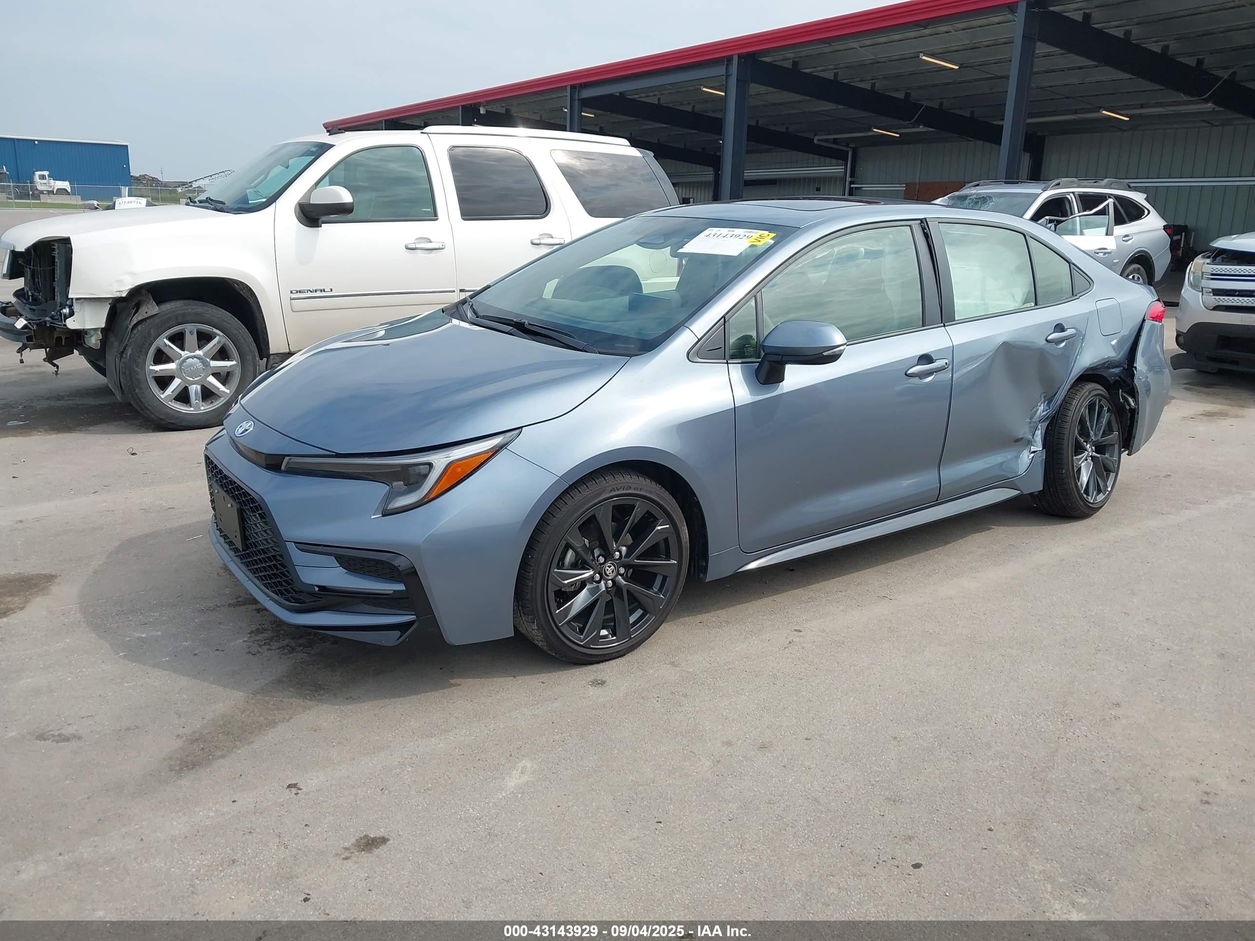 TOYOTA COROLLA image 2