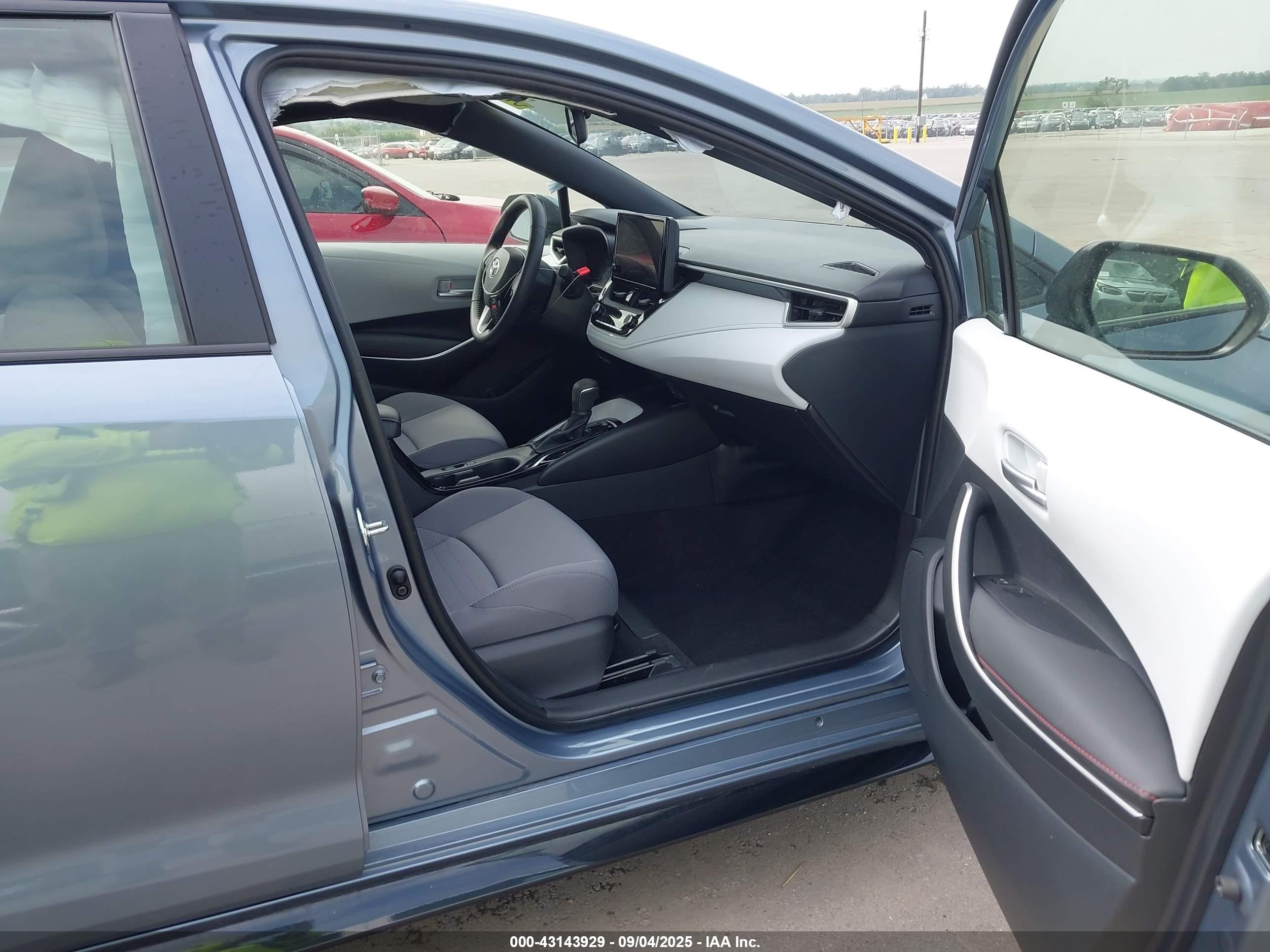 TOYOTA COROLLA image 5