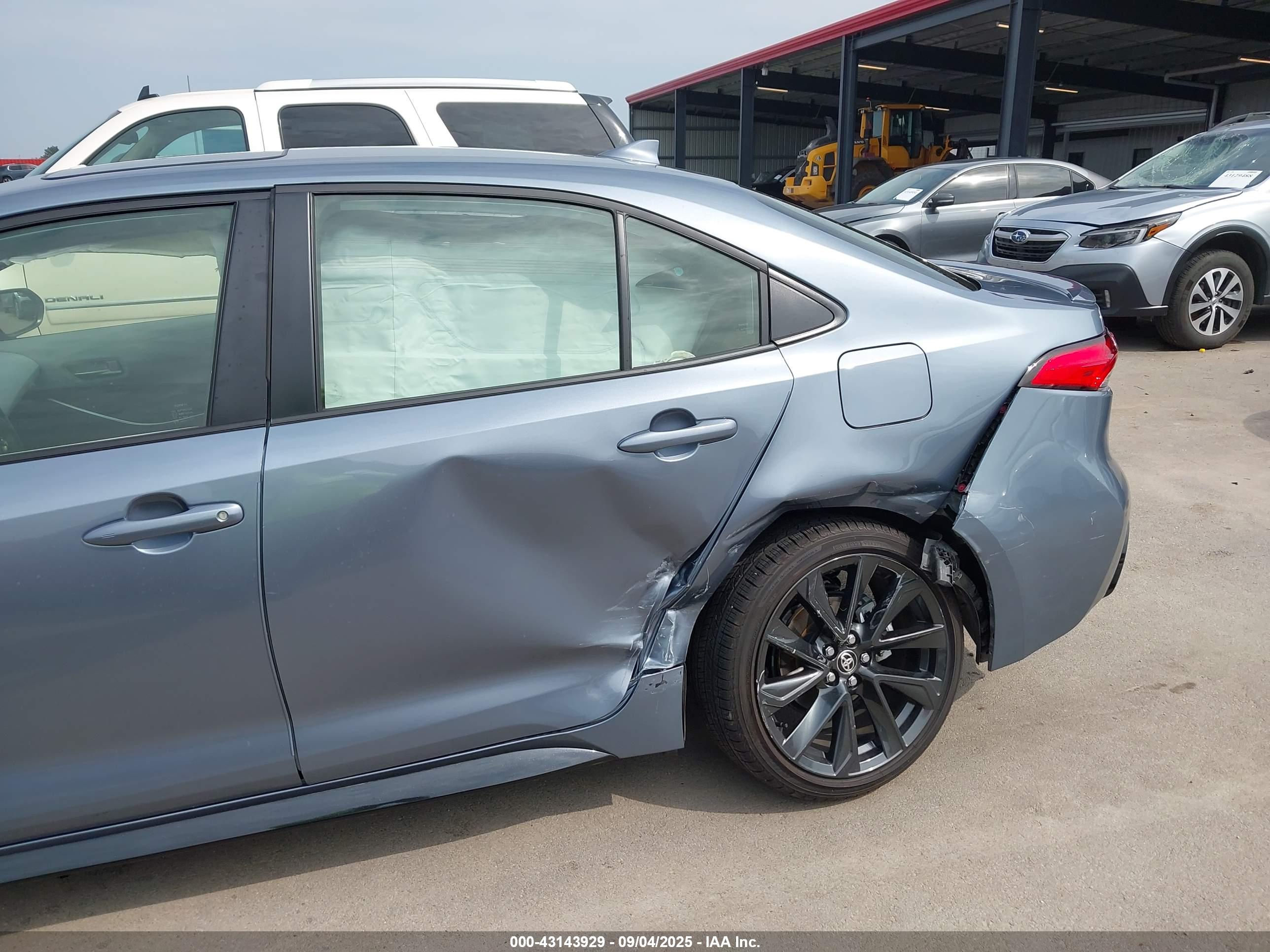 TOYOTA COROLLA image 6