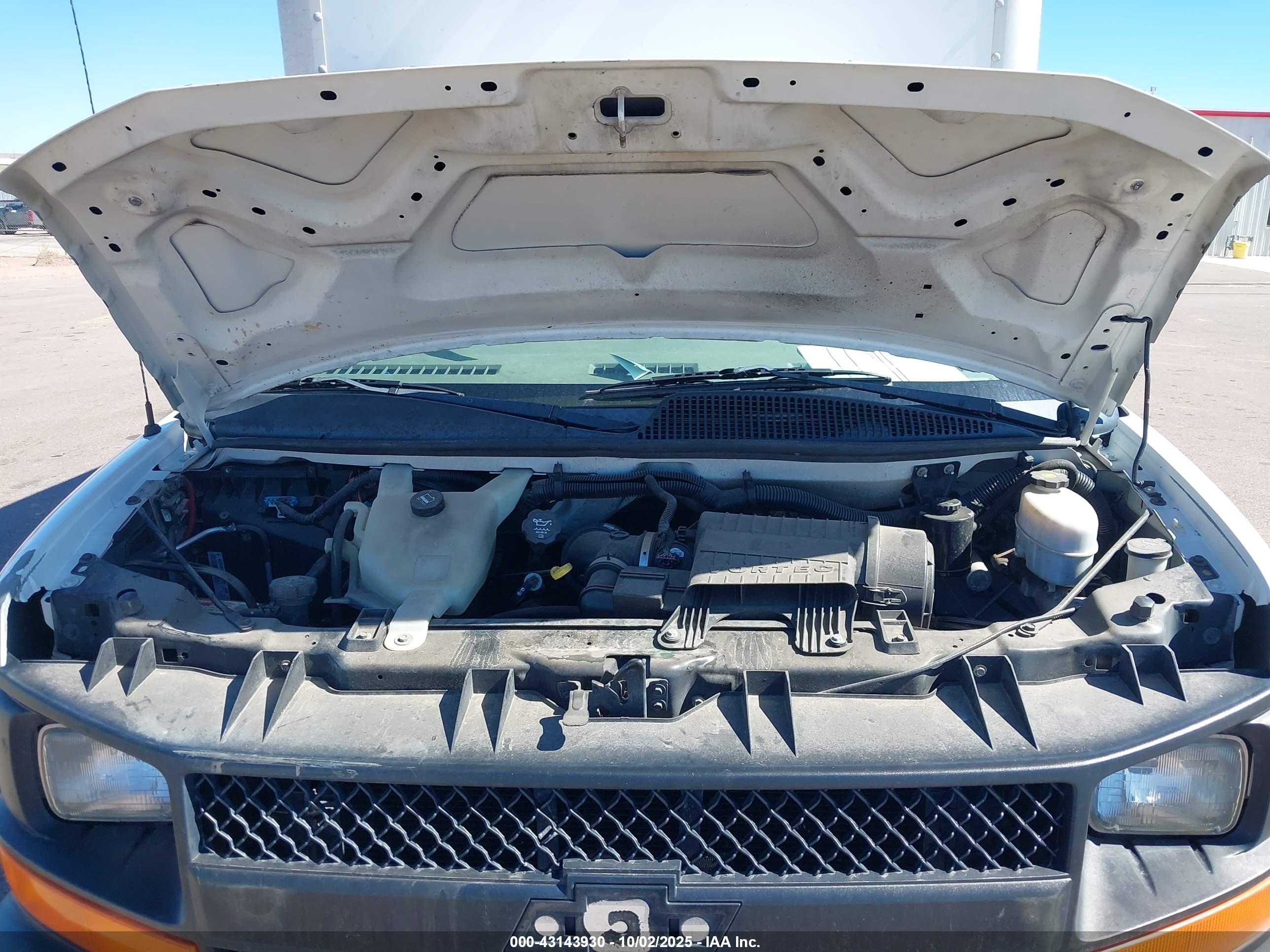 CHEVROLET EXPRESS image 10