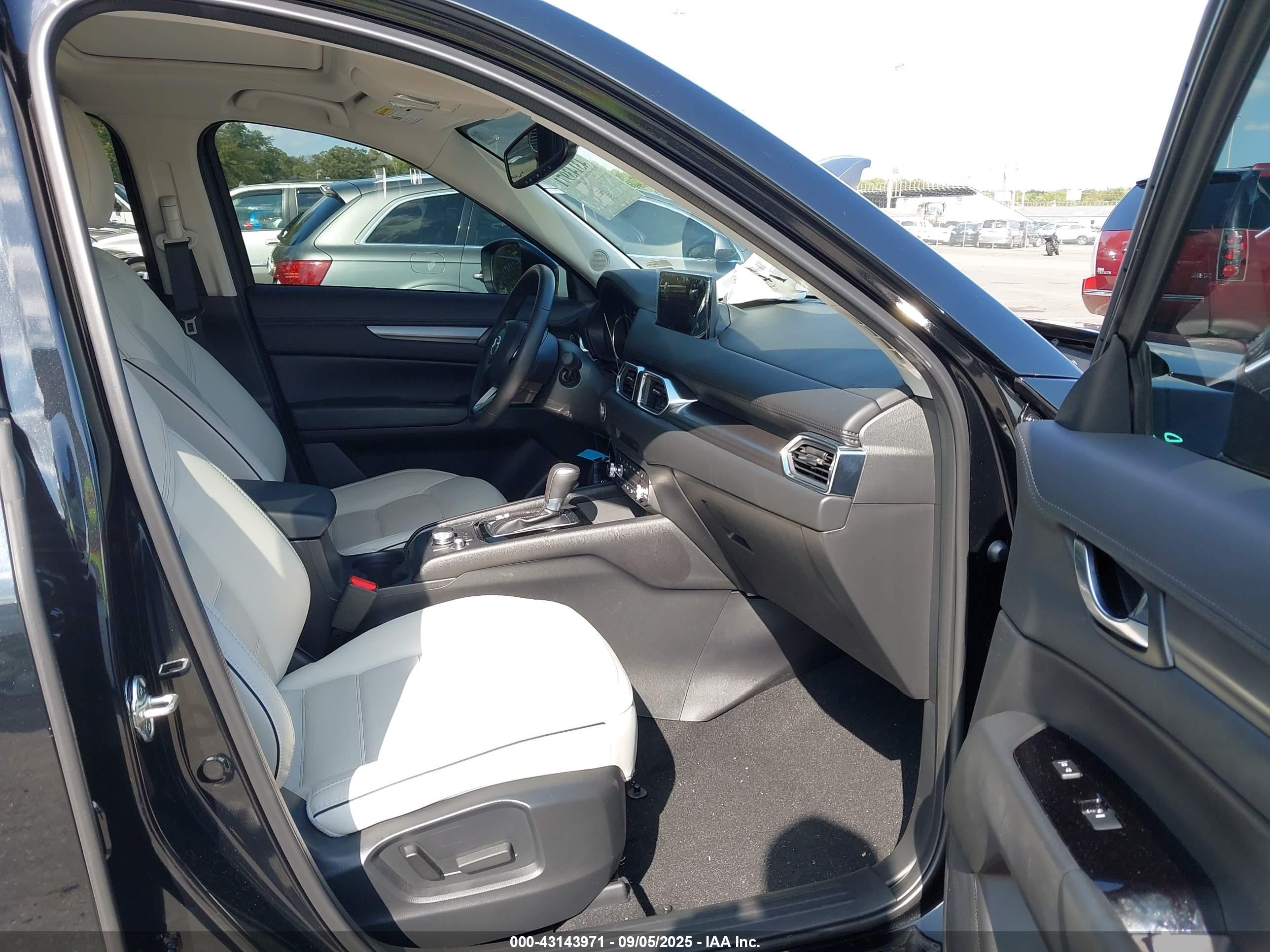 MAZDA CX-5 image 5