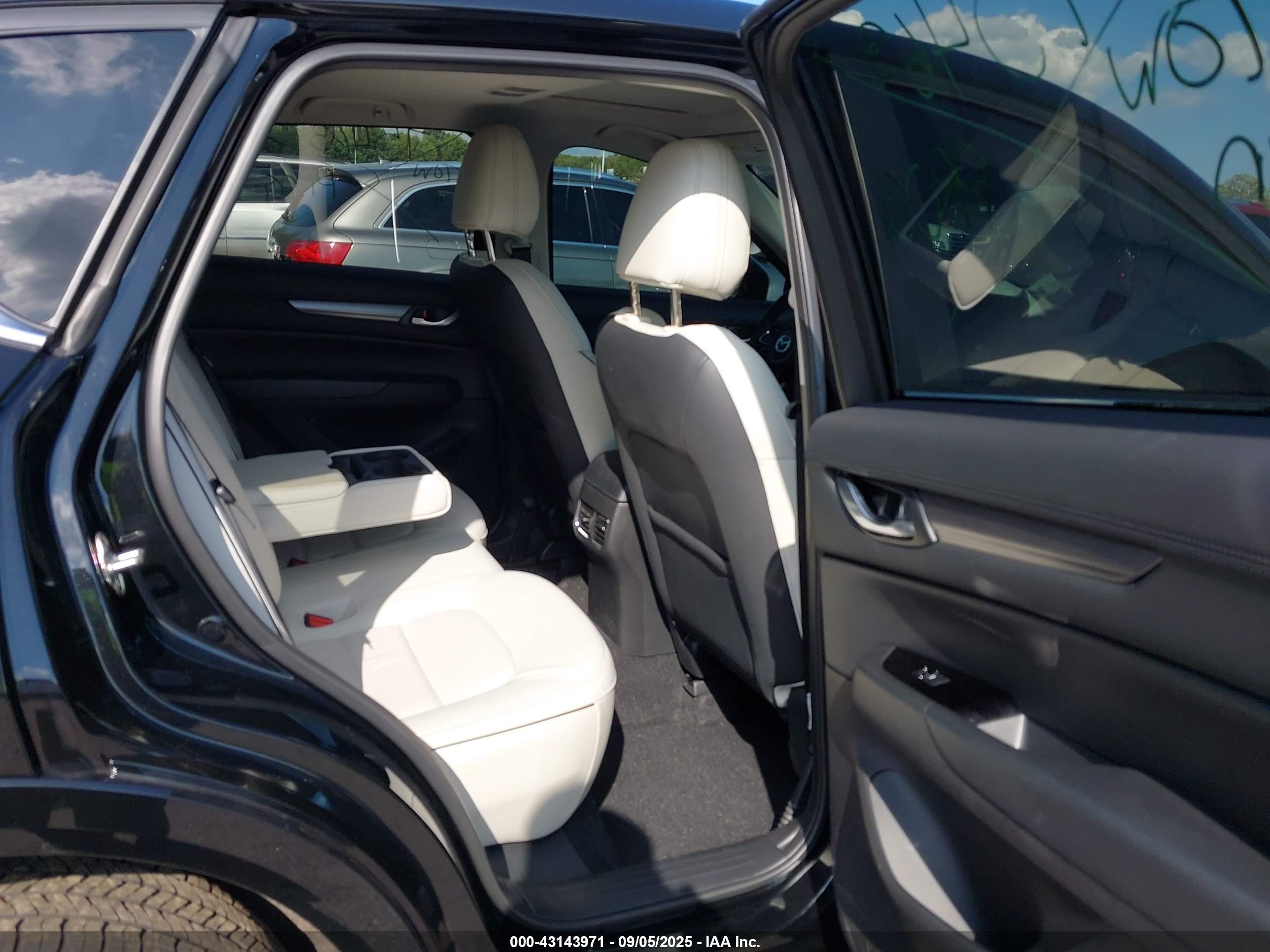 MAZDA CX-5 image 8